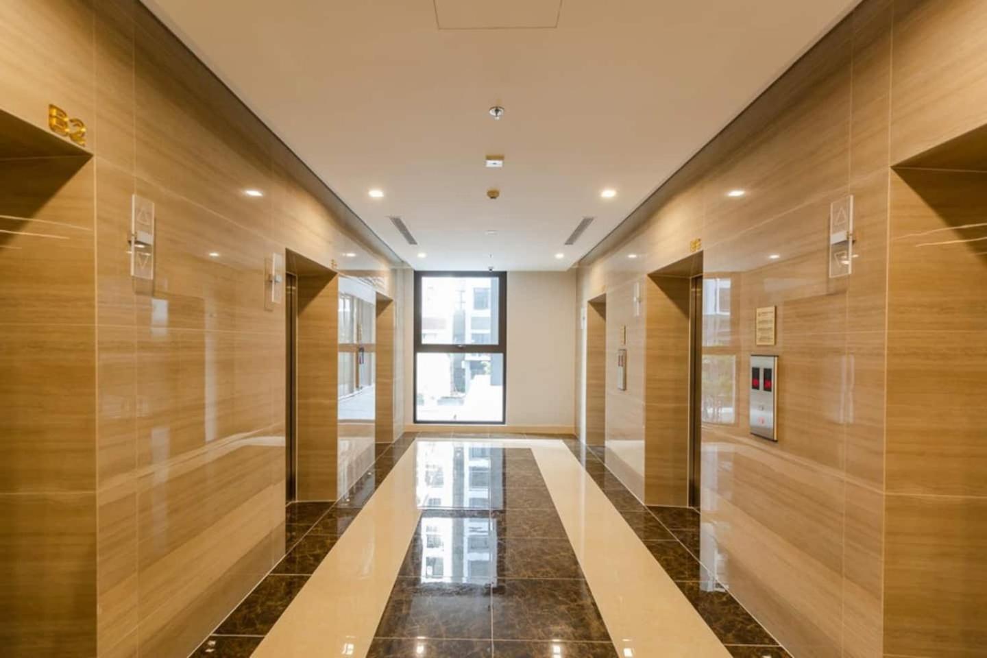 5 Star 2 Bedroom Apartment Apt In Vinhomes Near Marriott And Keangnam Apartment Hanoi
