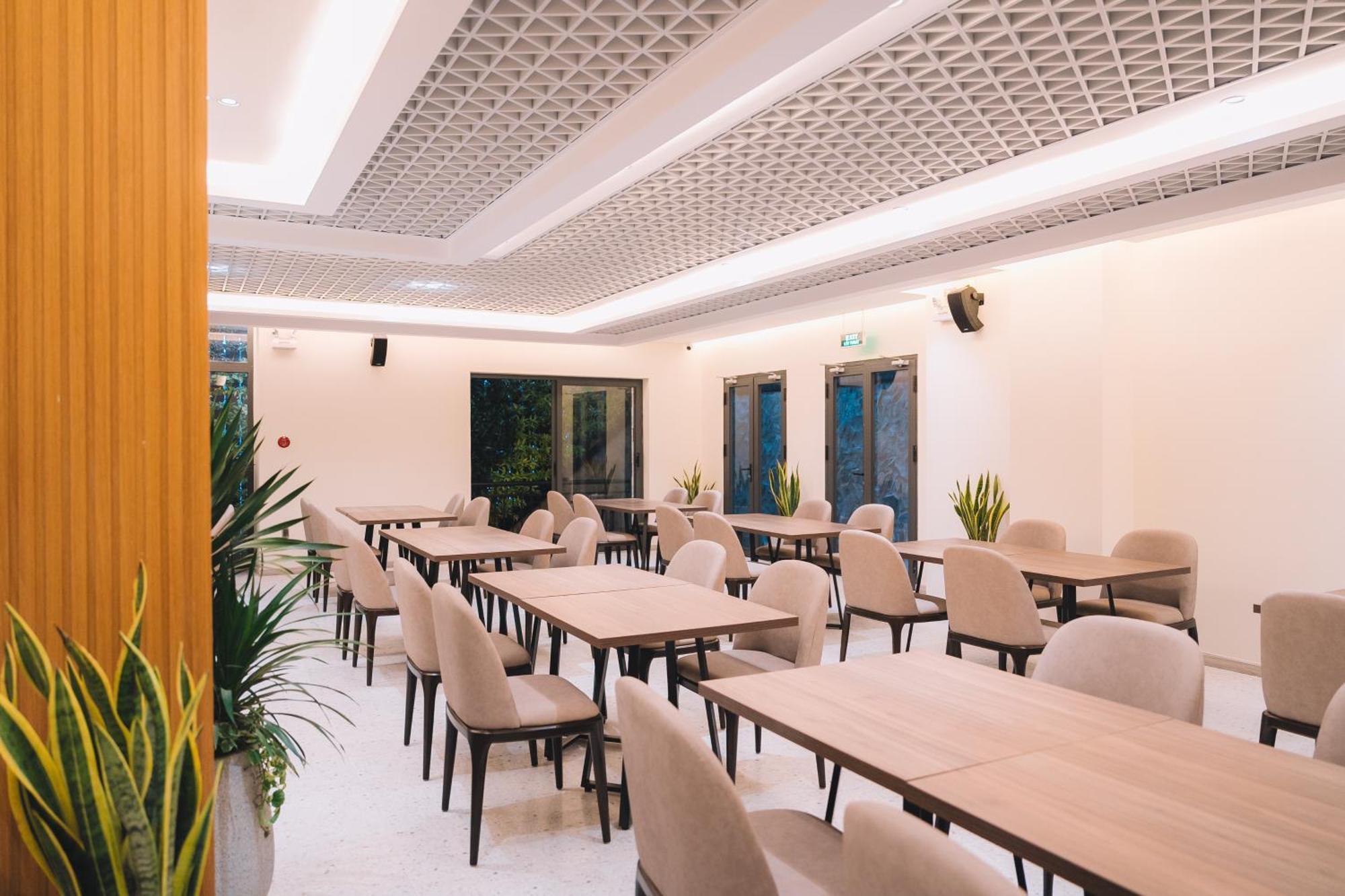 Canary Hotel