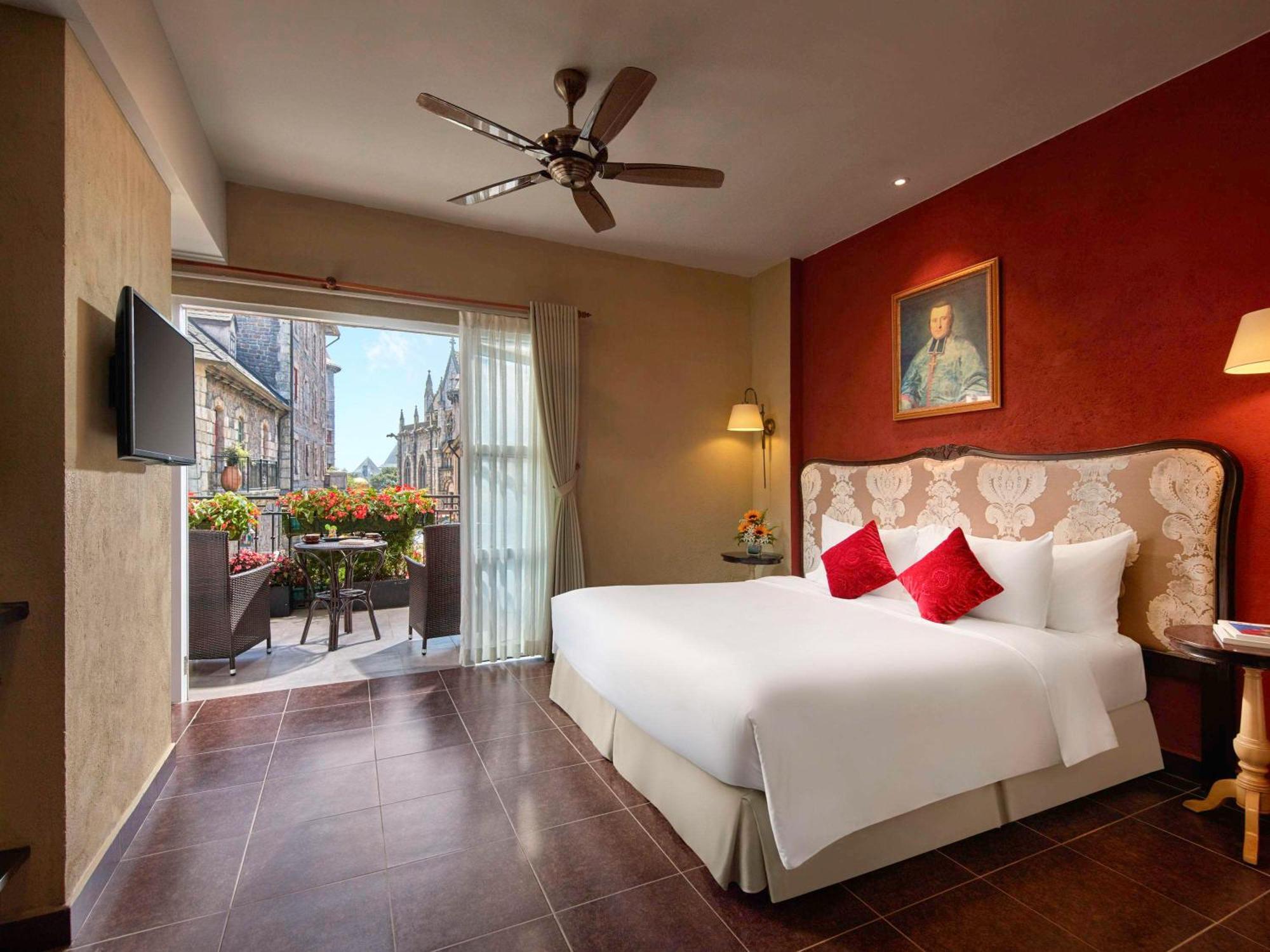 Mercure French Village Bana Hills Đà Nẵng