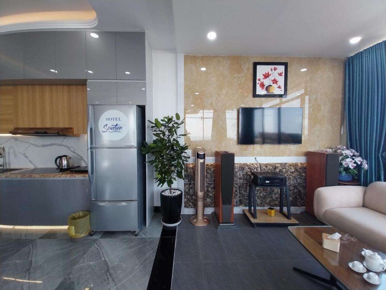 Santini Hotel *