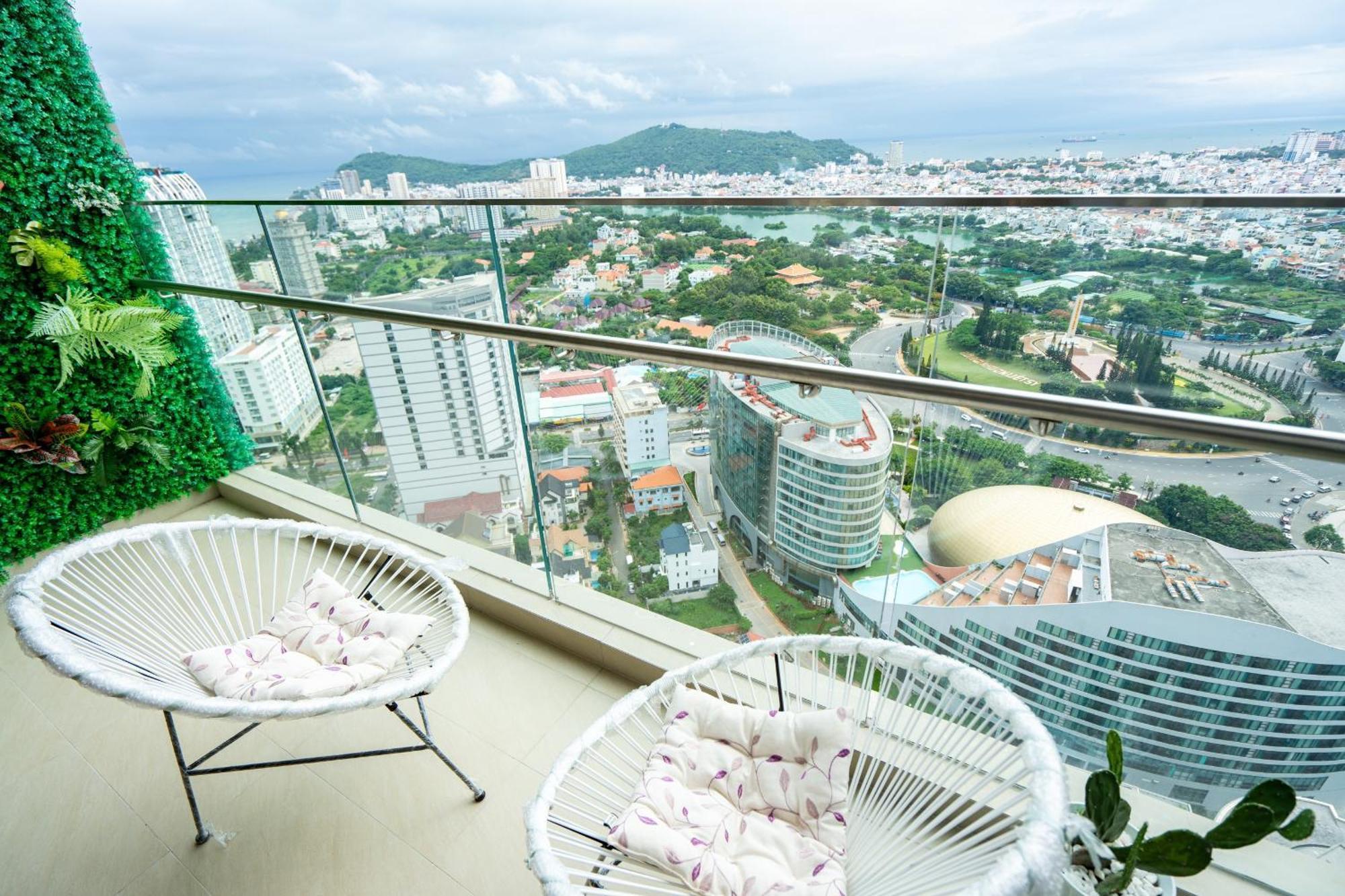 Infinity Pool Luxury The Song Vung Tau