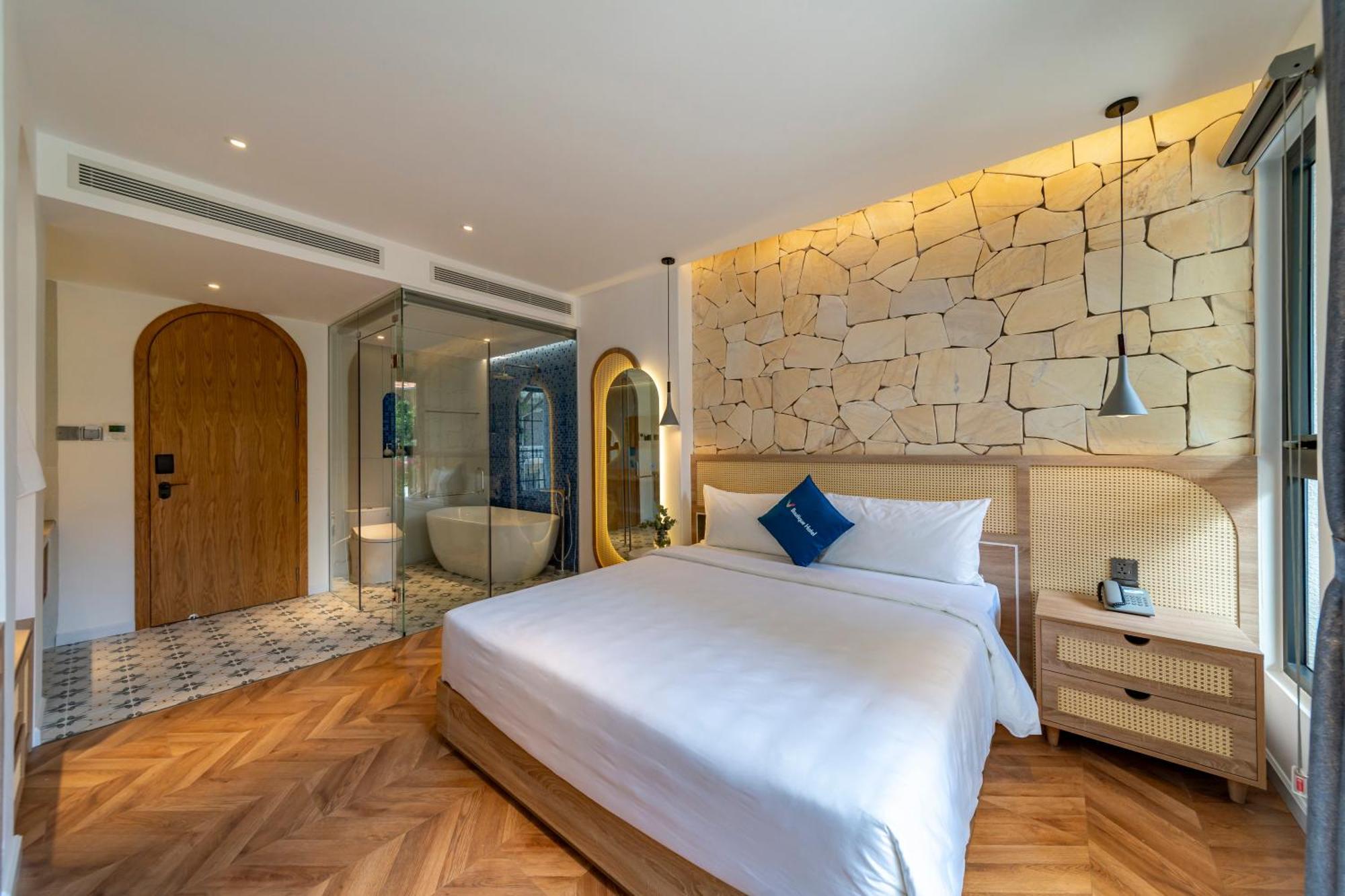 V Boutique - Complimentary Refreshments Hotel 4*