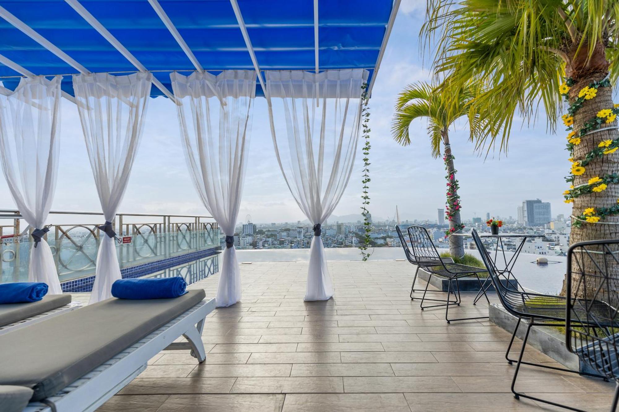 Sea Queen Hotel