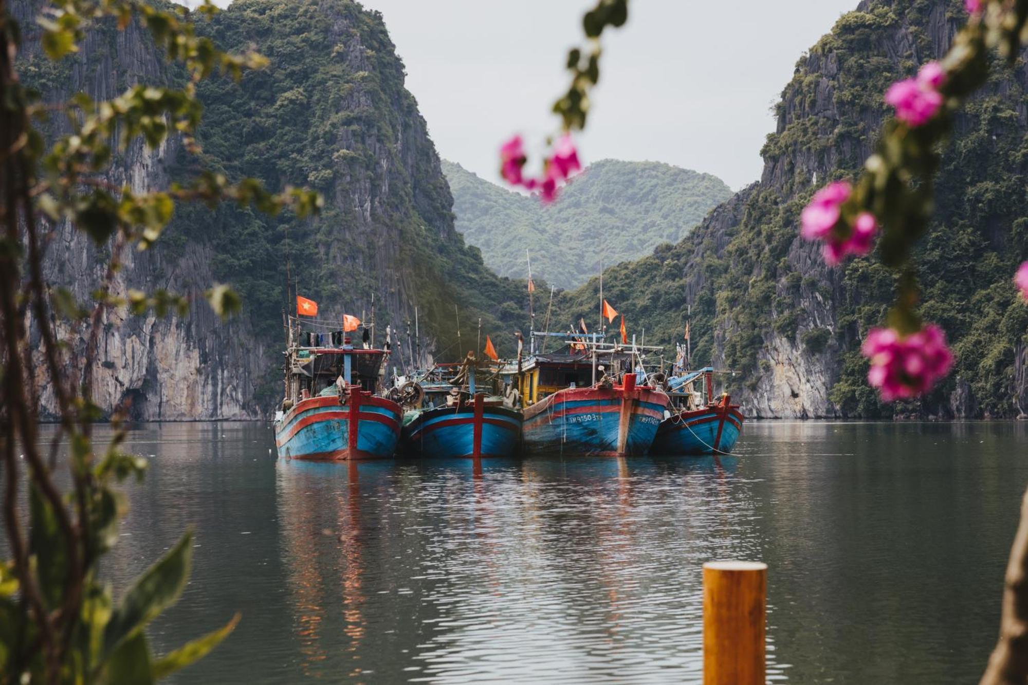 Lan Ha Floating Homestay