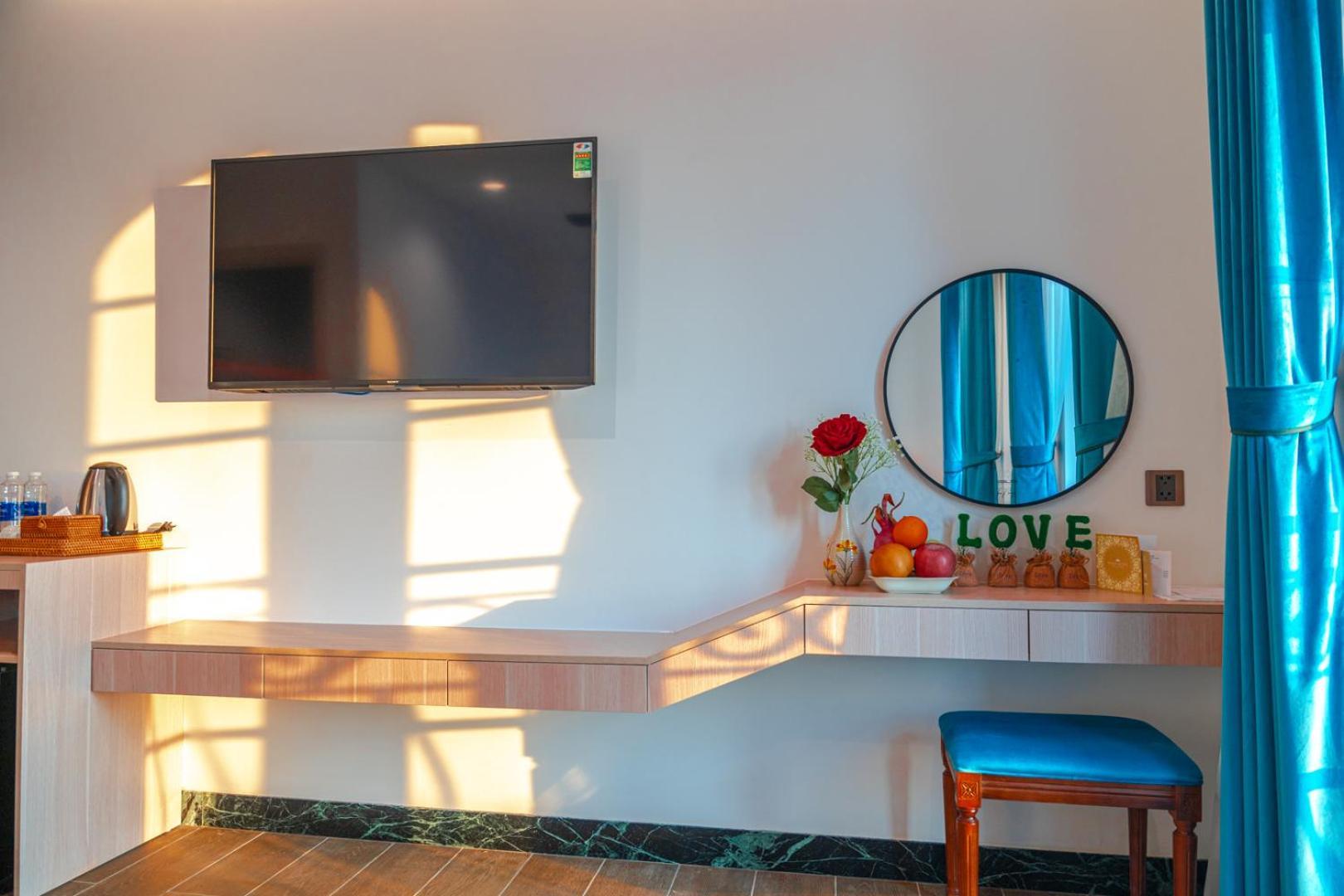 Khách sạn Roma - Free Airport Shuttle & Sunset Town Tour 4*