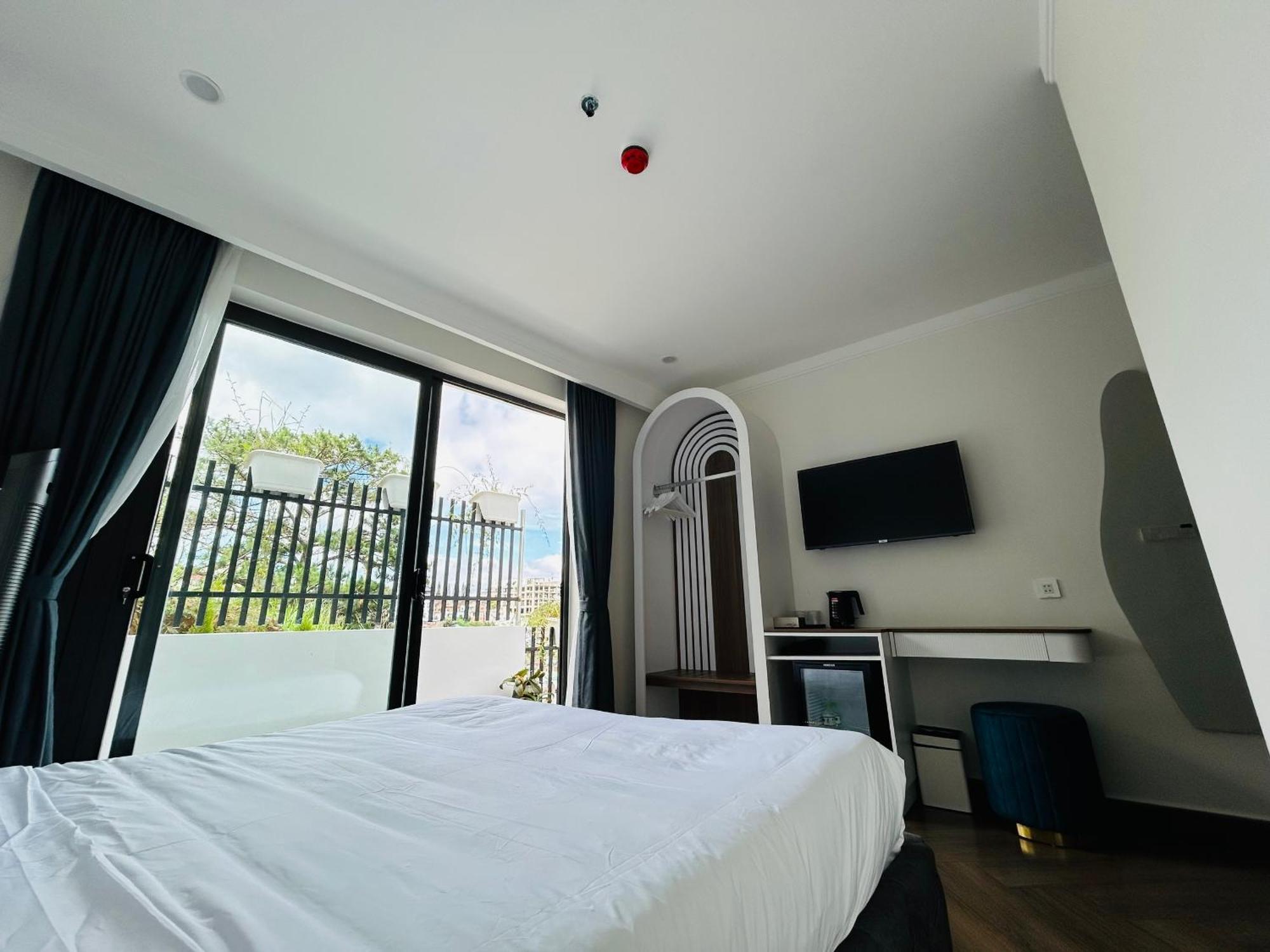 Hotel Memory - Valley View