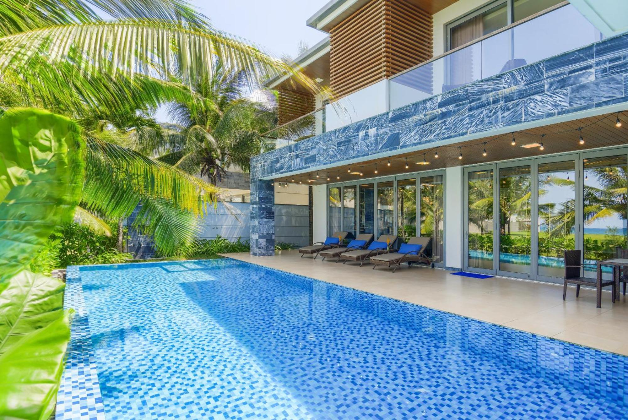 Ocean Pool Retreat In Villa *