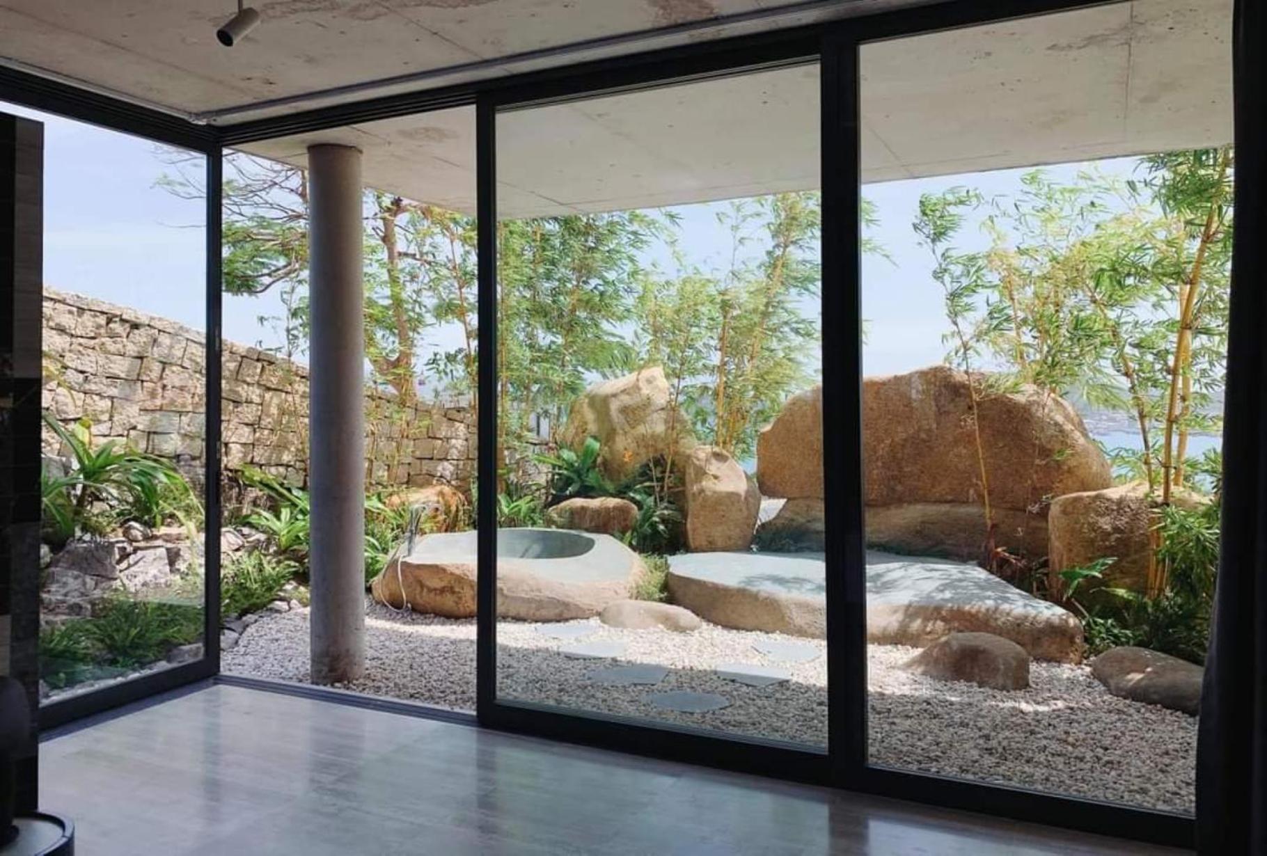 Oceanfront Luxury Anh Nguyen *