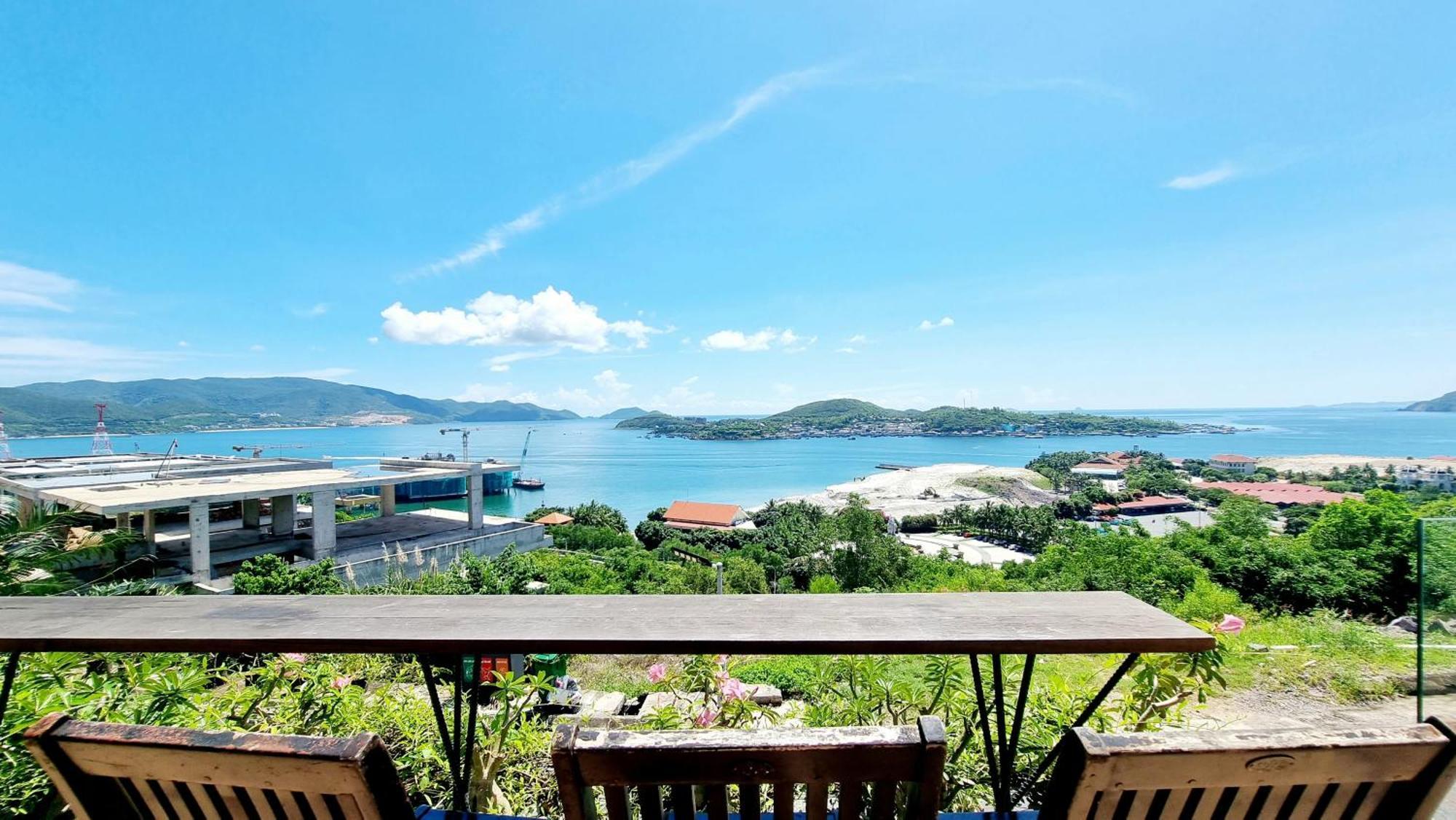 Oceanfront Luxury Anh Nguyen *
