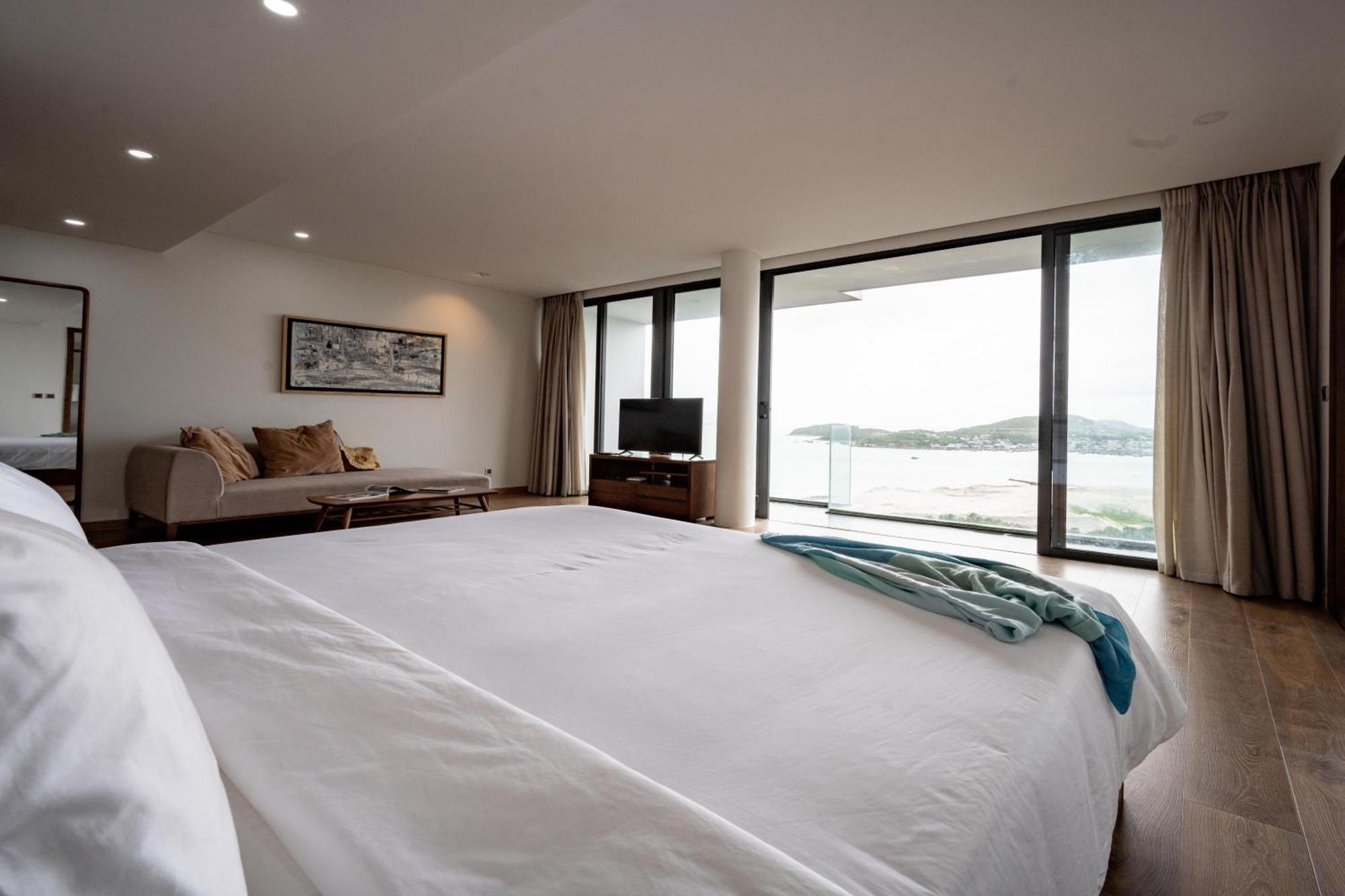 Oceanfront Luxury Anh Nguyen