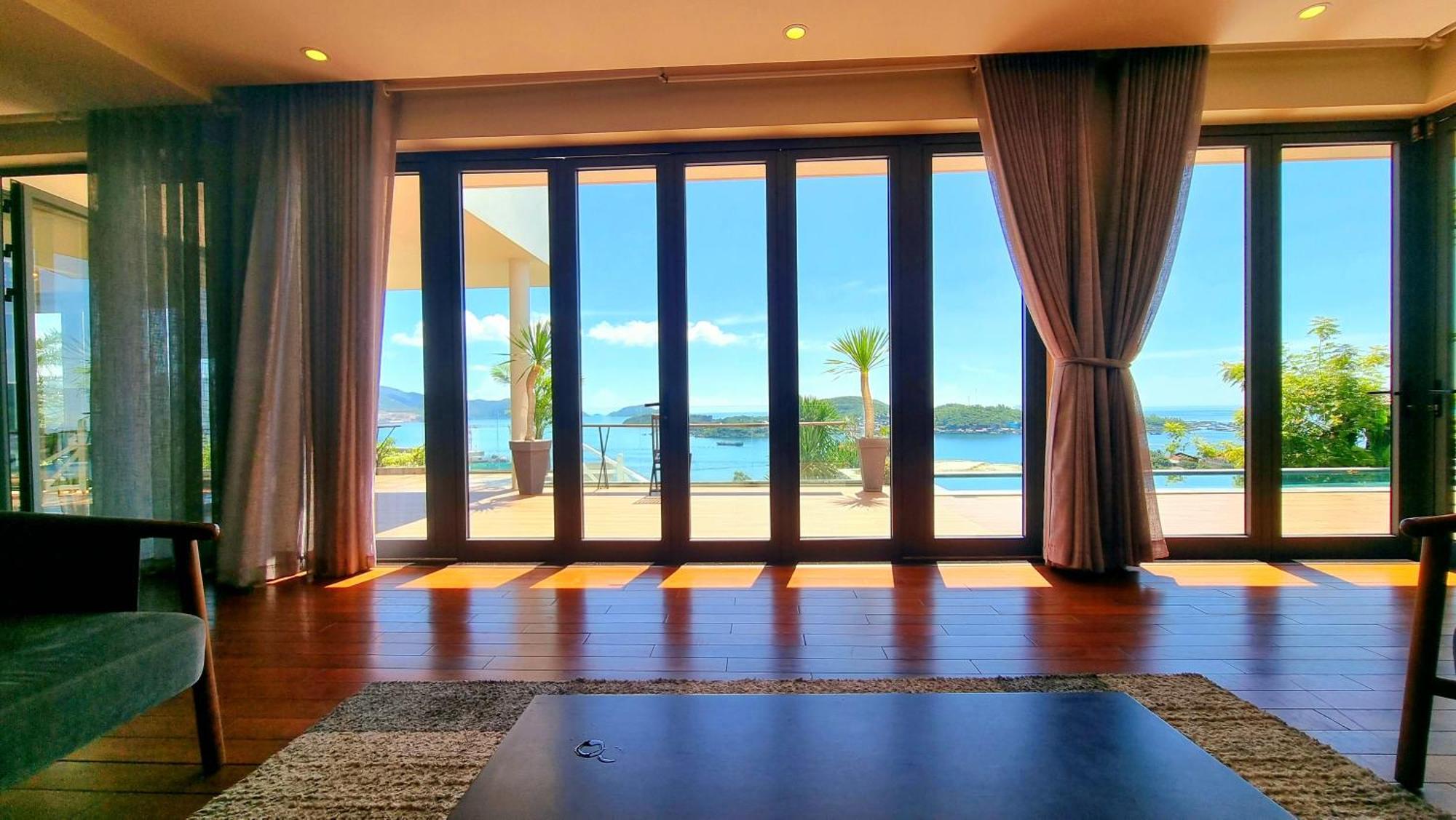 Oceanfront Luxury Anh Nguyen * Nha Trang