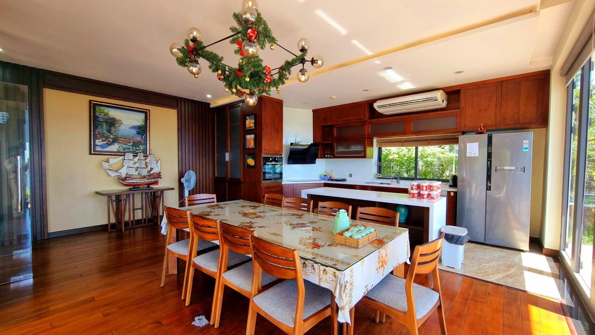 Biệt thự Oceanfront Luxury Anh Nguyen *
