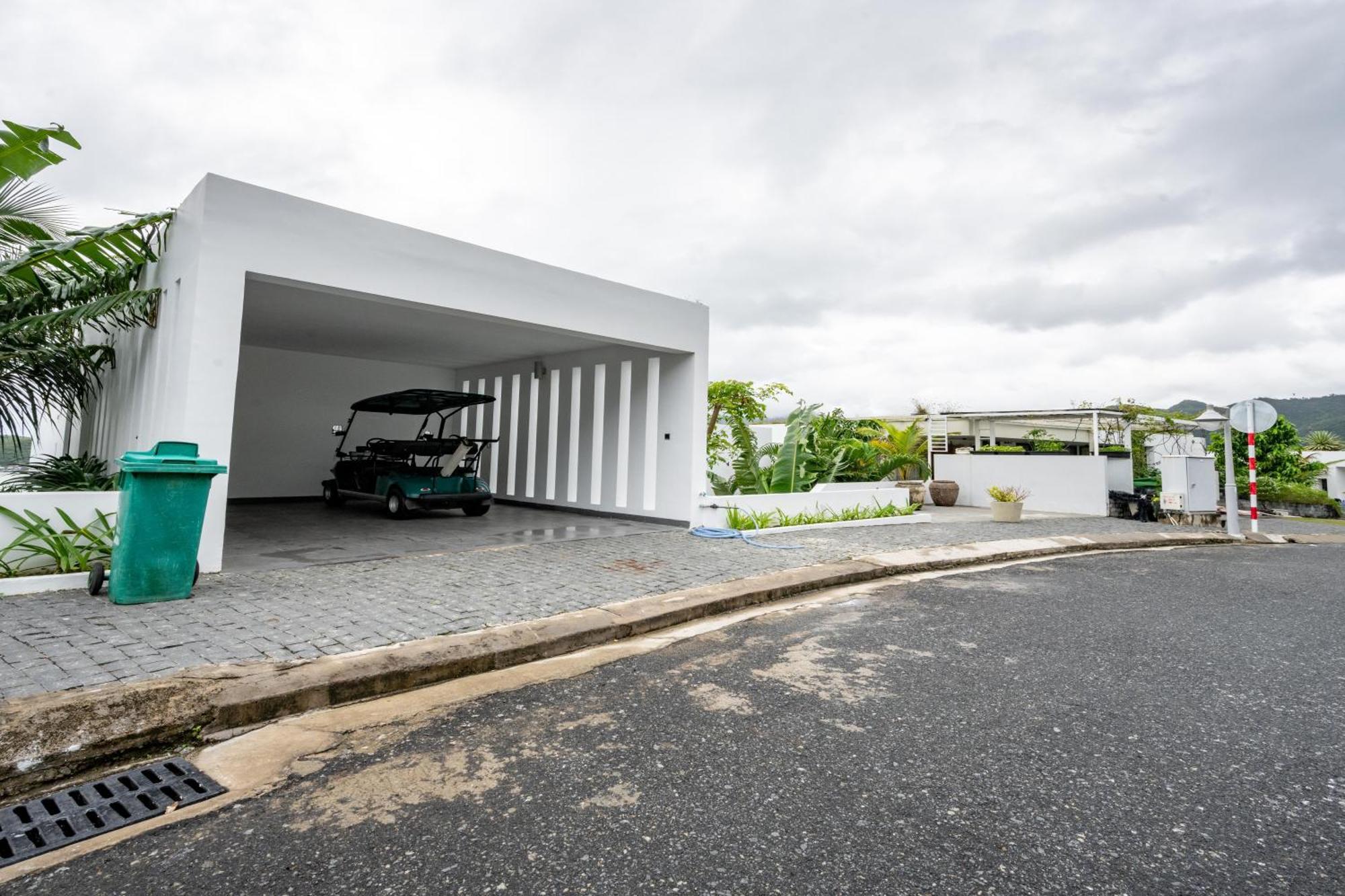 Biệt thự Oceanfront Luxury Anh Nguyen *
