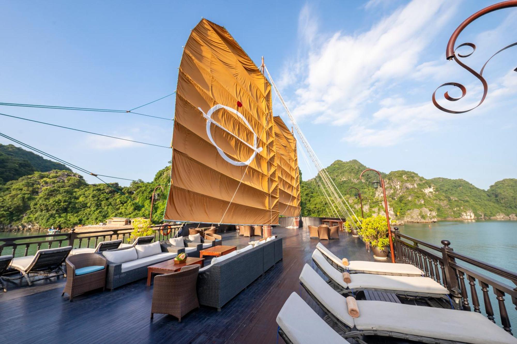  Emperor Cruises Legacy Ha Long