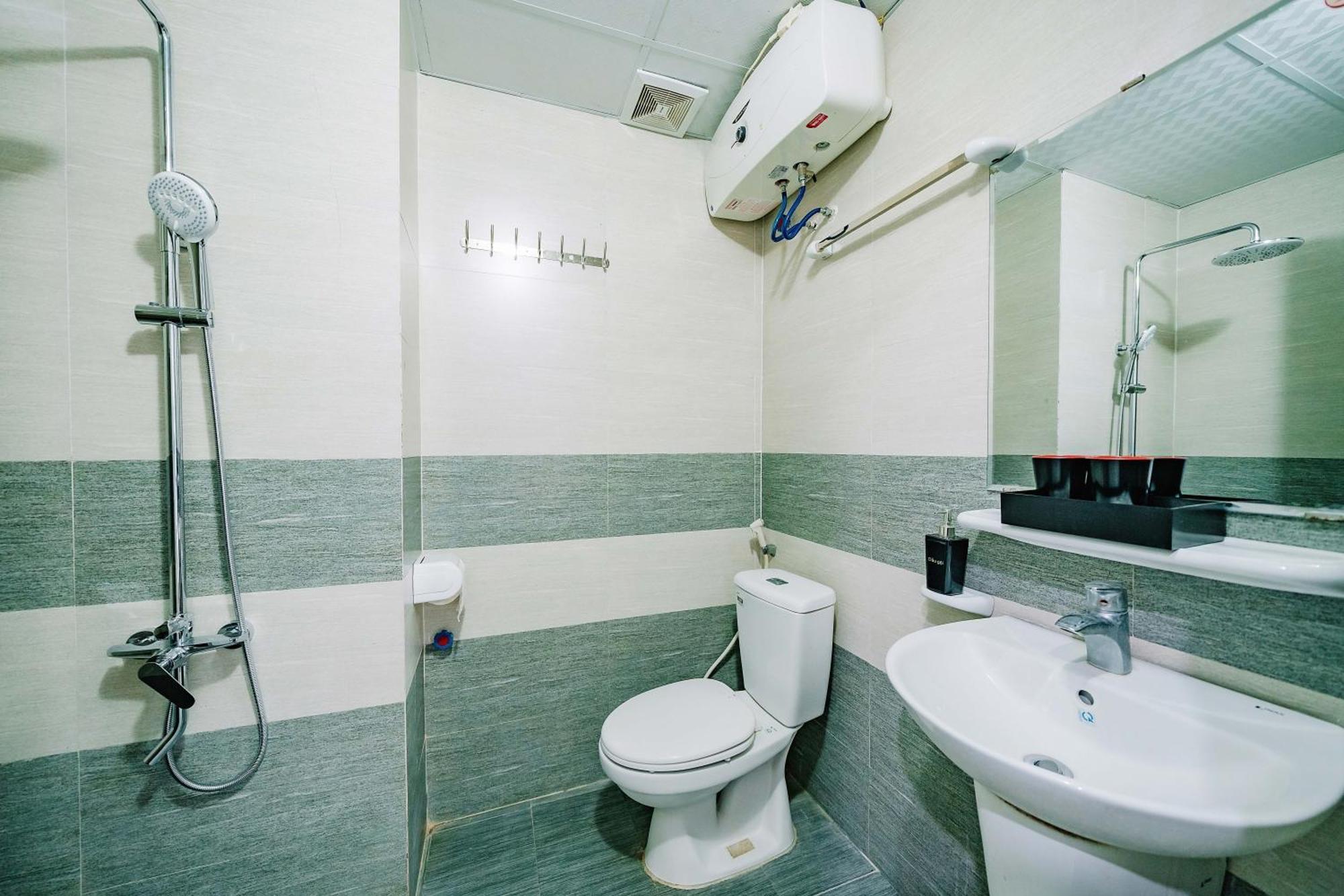 Phuong Dong Hotel Dong Khe Sau