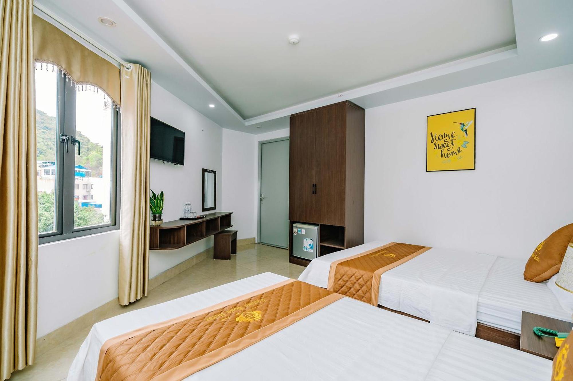 Hotel Phuong Dong Dong Khe Sau