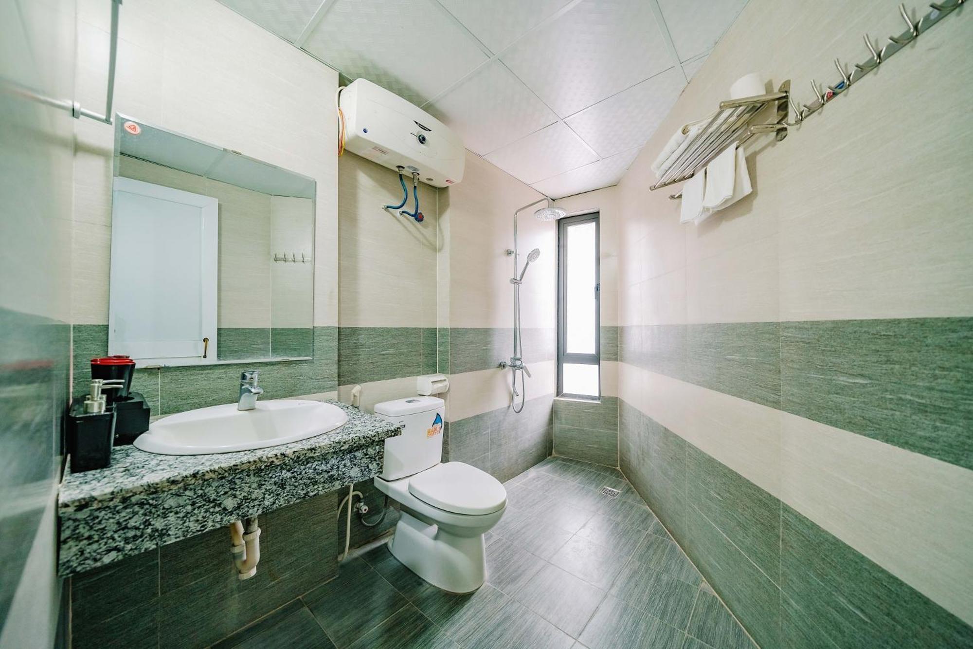 Hotel Phuong Dong