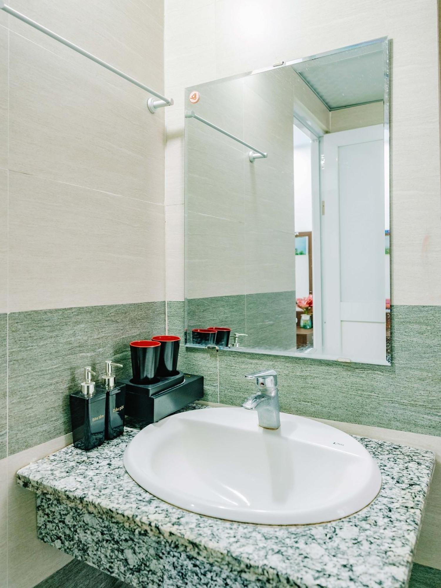 Hotel Phuong Dong 2*