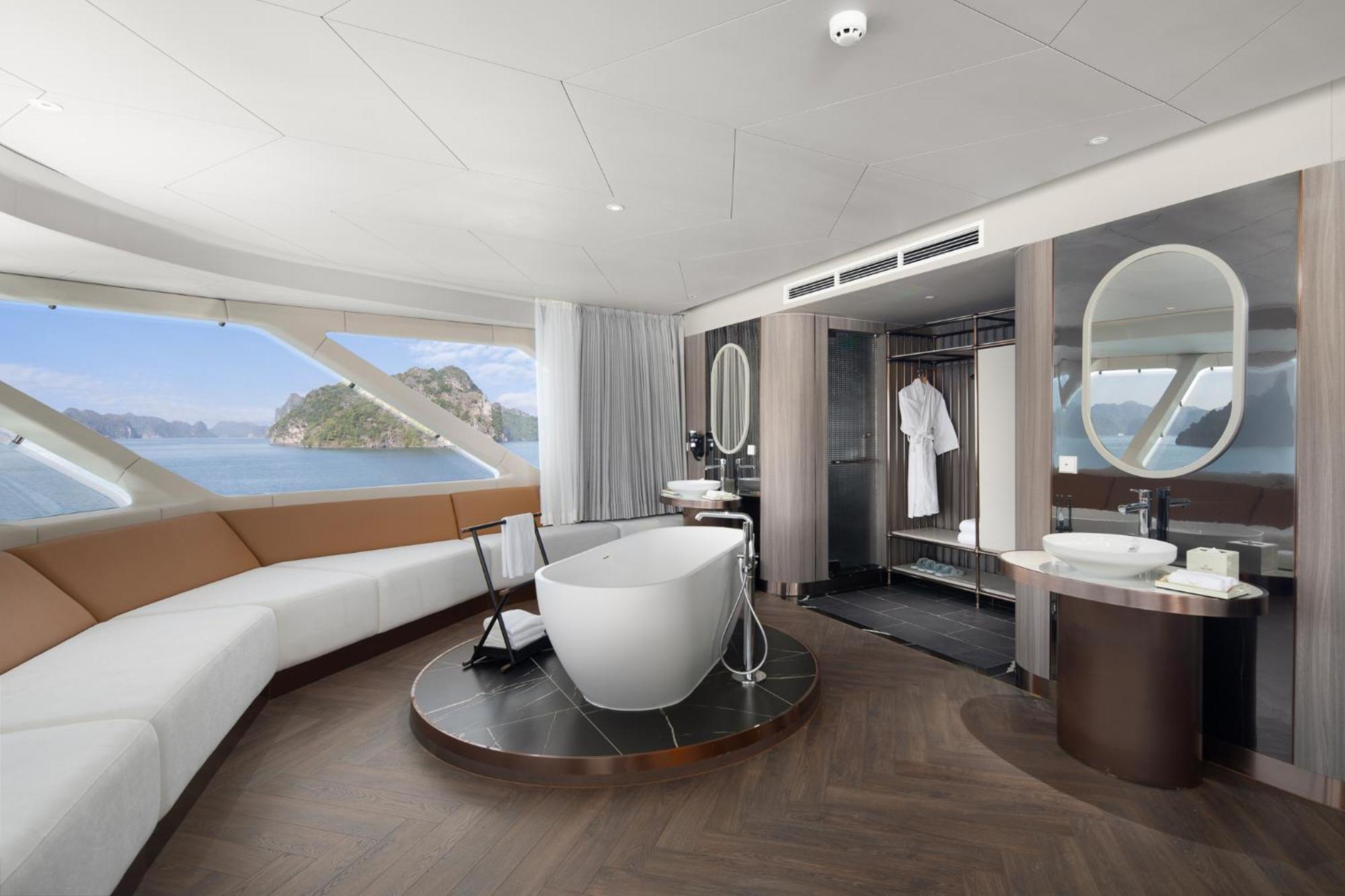 Essence Grand Halong Bay Cruise 5*
