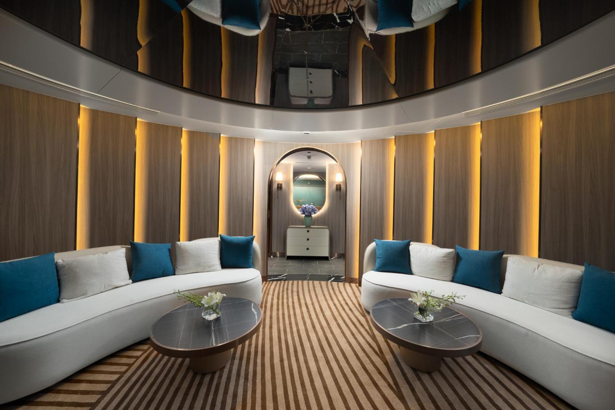 Essence Grand Halong Bay Cruise  5*