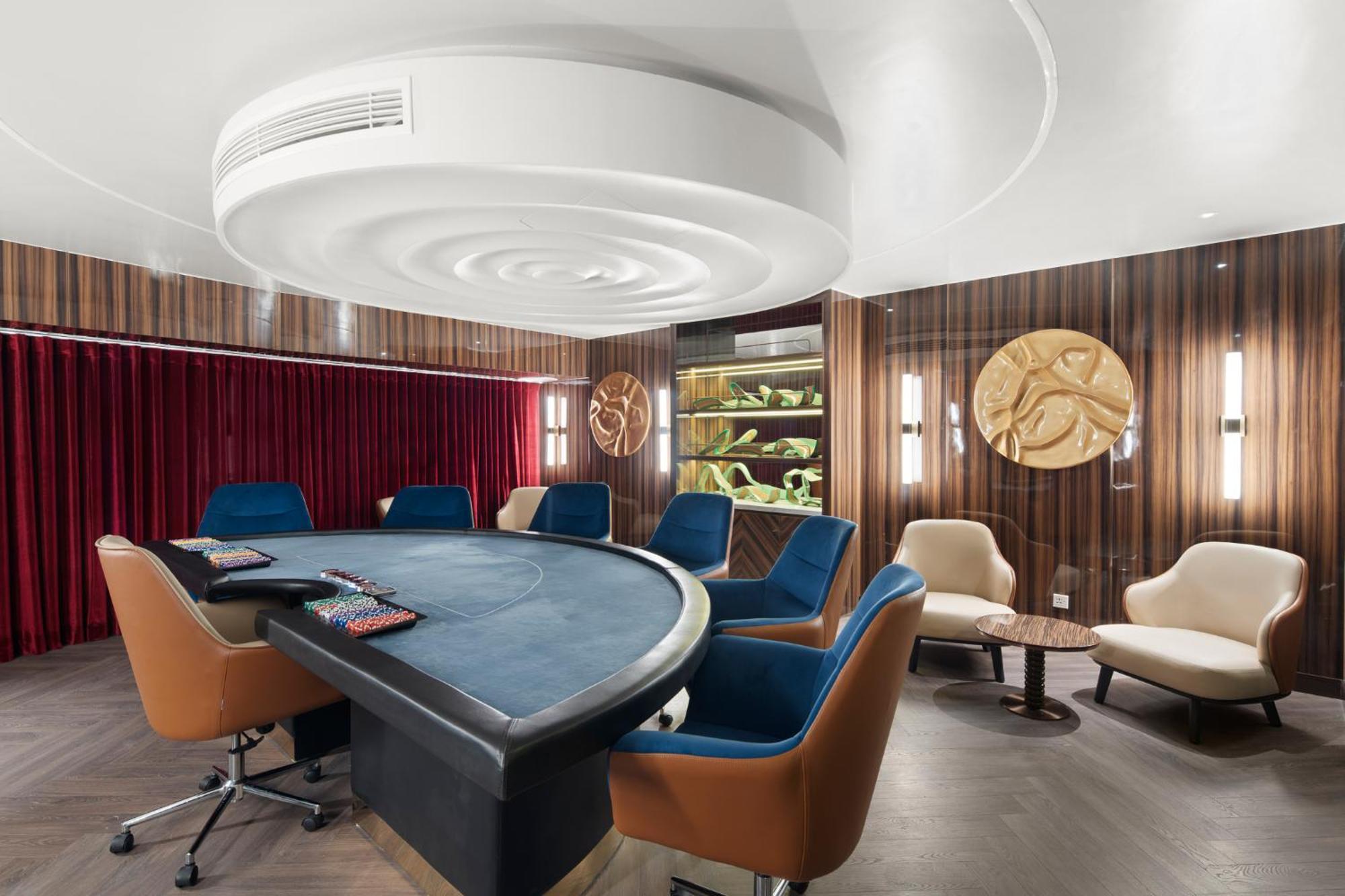 Essence Grand Halong Bay Cruise 5*