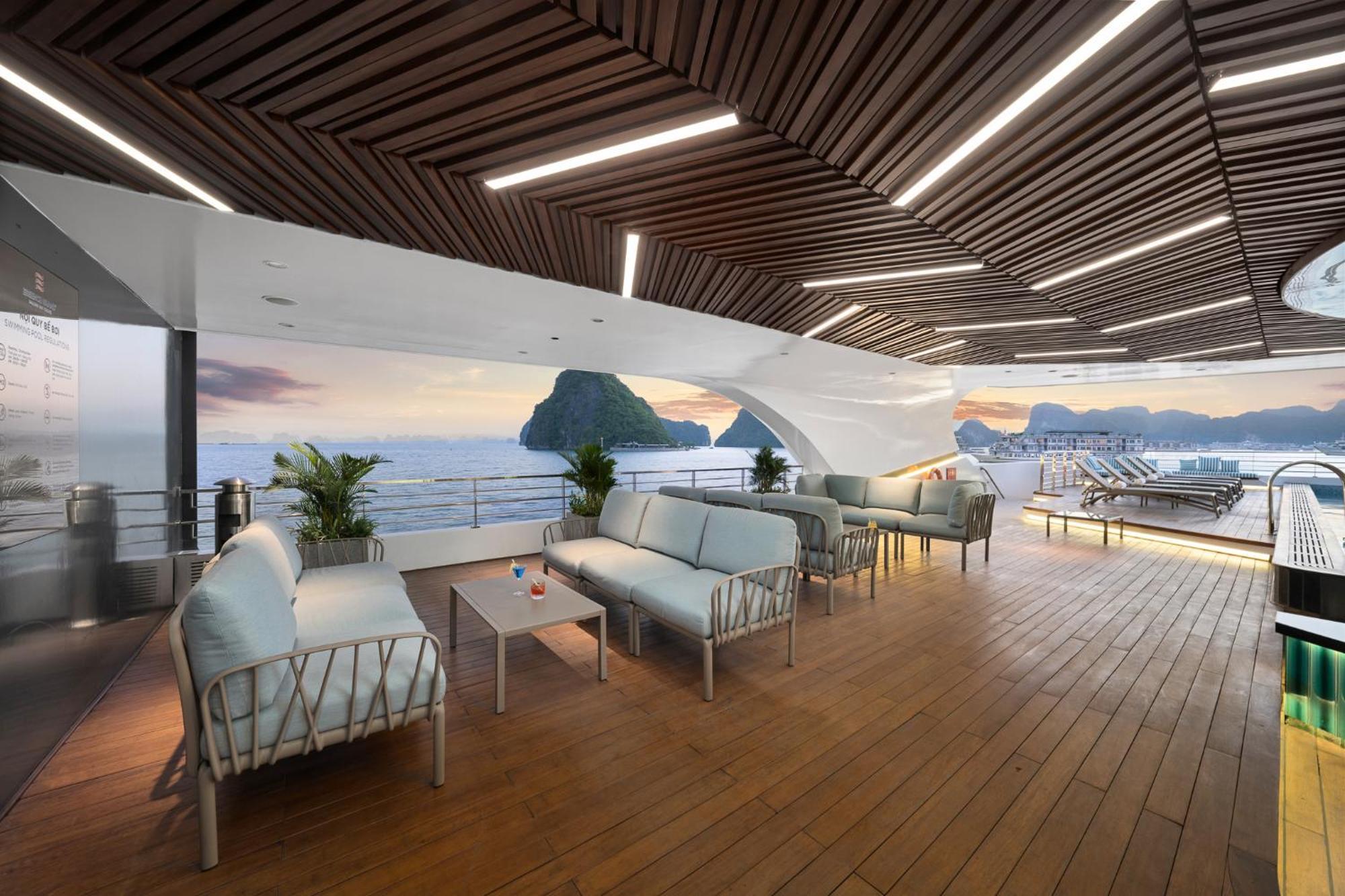  Essence Grand Halong Bay Cruise Ha Long