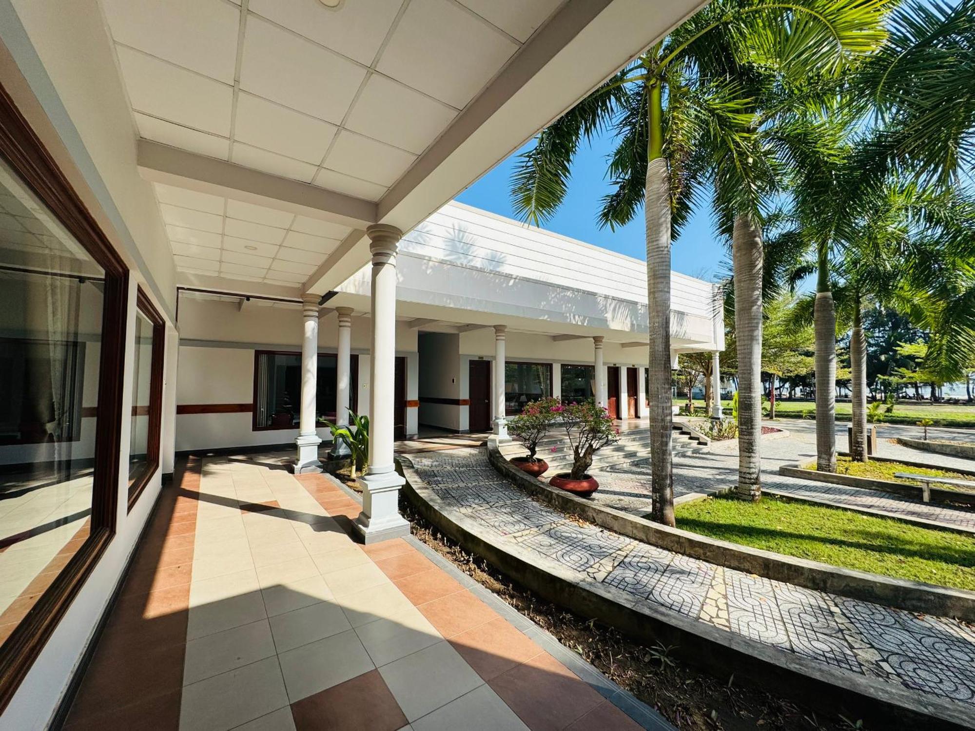 Hotel Dat Lanh Beach Resort La Gi