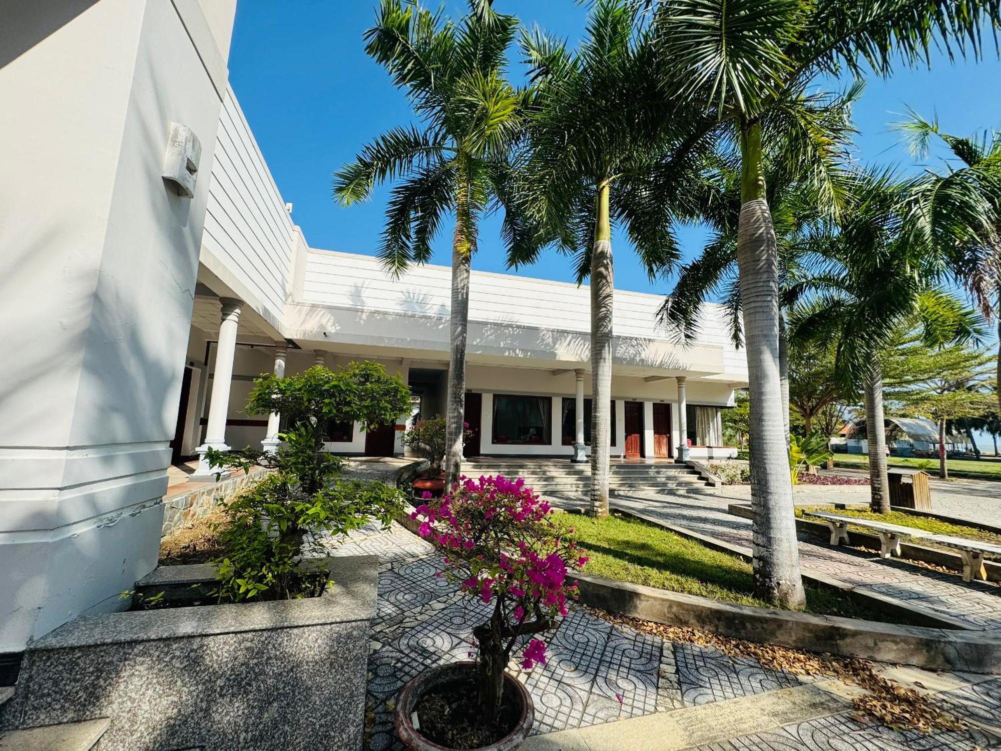 Hotel Dat Lanh Beach Resort La Gi