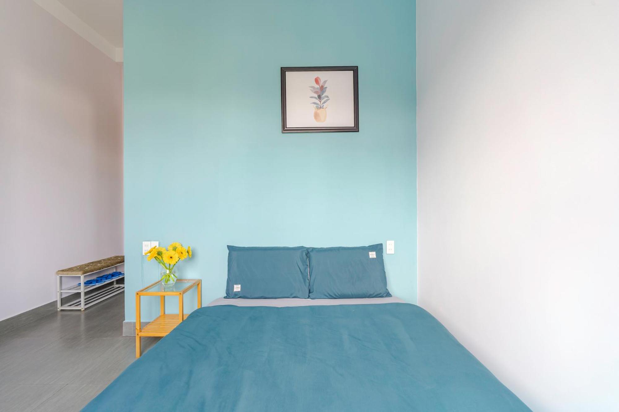 Kim Little House 3*