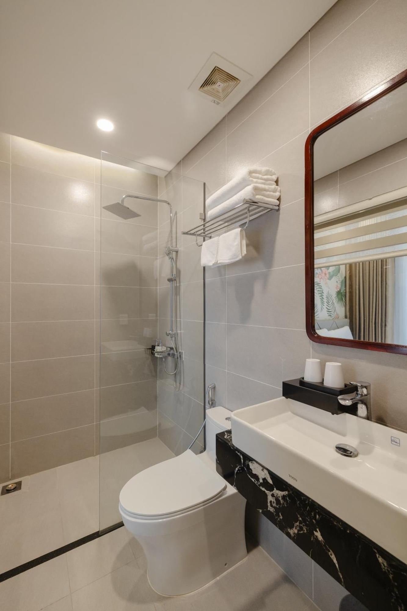 Hotel Tropical Bay Grand World 3*