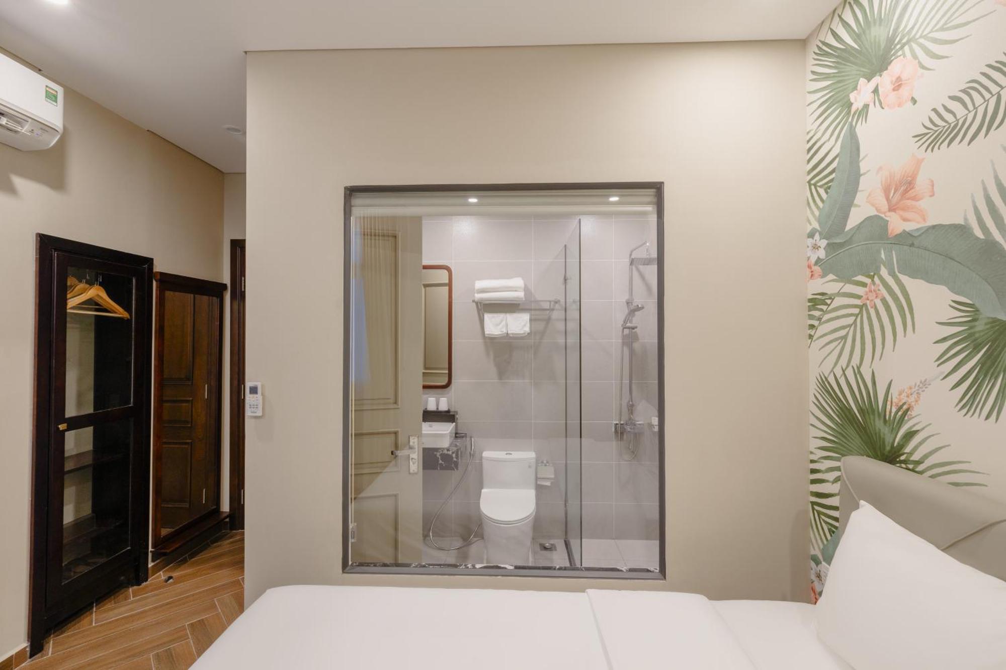 Tropical Bay Grand World Hotel Phú Quốc