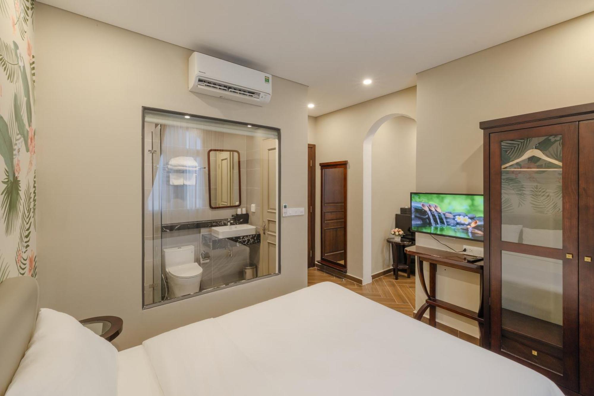 Tropical Bay Grand World Hotel 3*