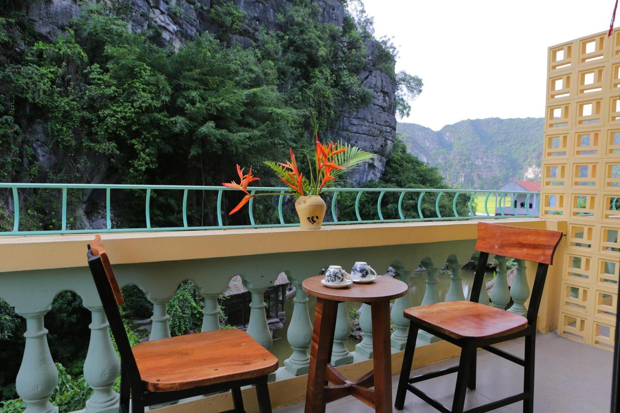 Tam Coc Lion Kings & Hotel Ninh Binh