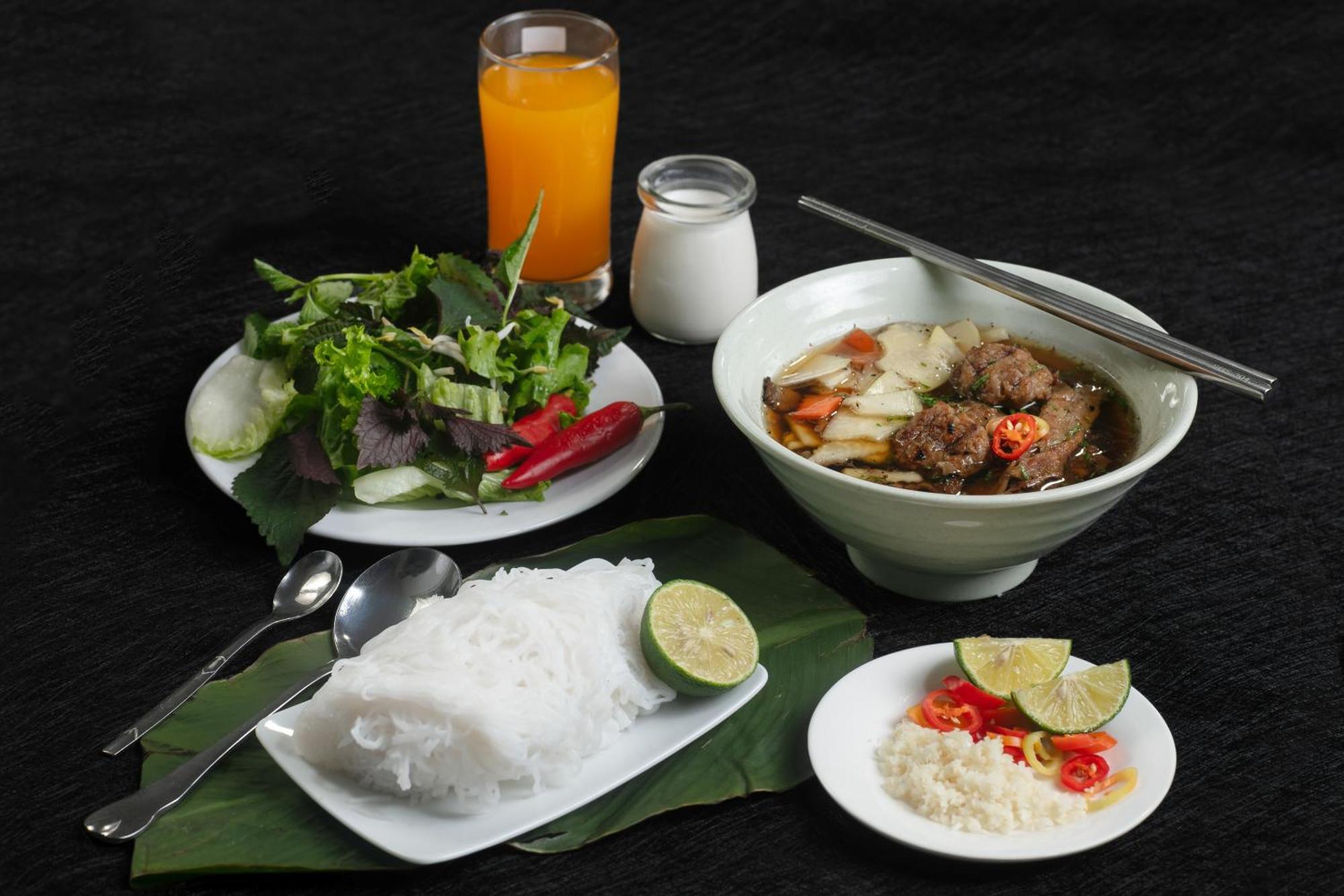 Khách sạn Brilliant Me Tri & Hà Nội