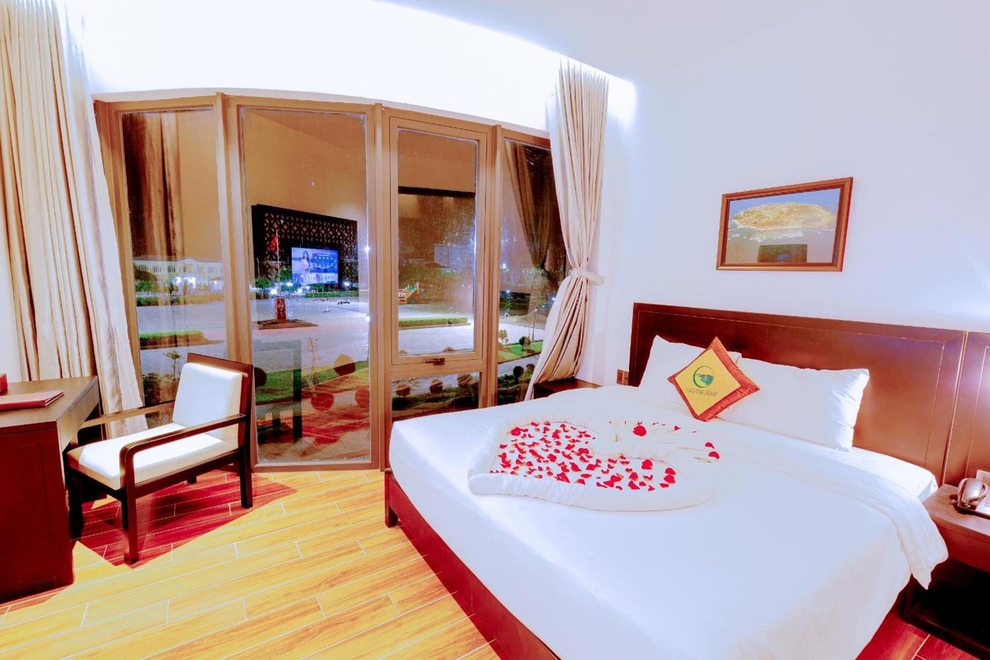 Pearl Island & Hotel