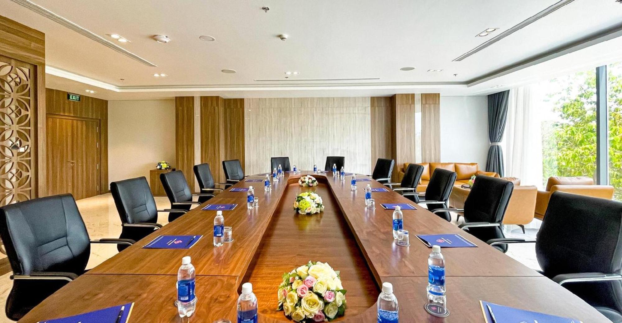 Long Thuan & Resort 4*