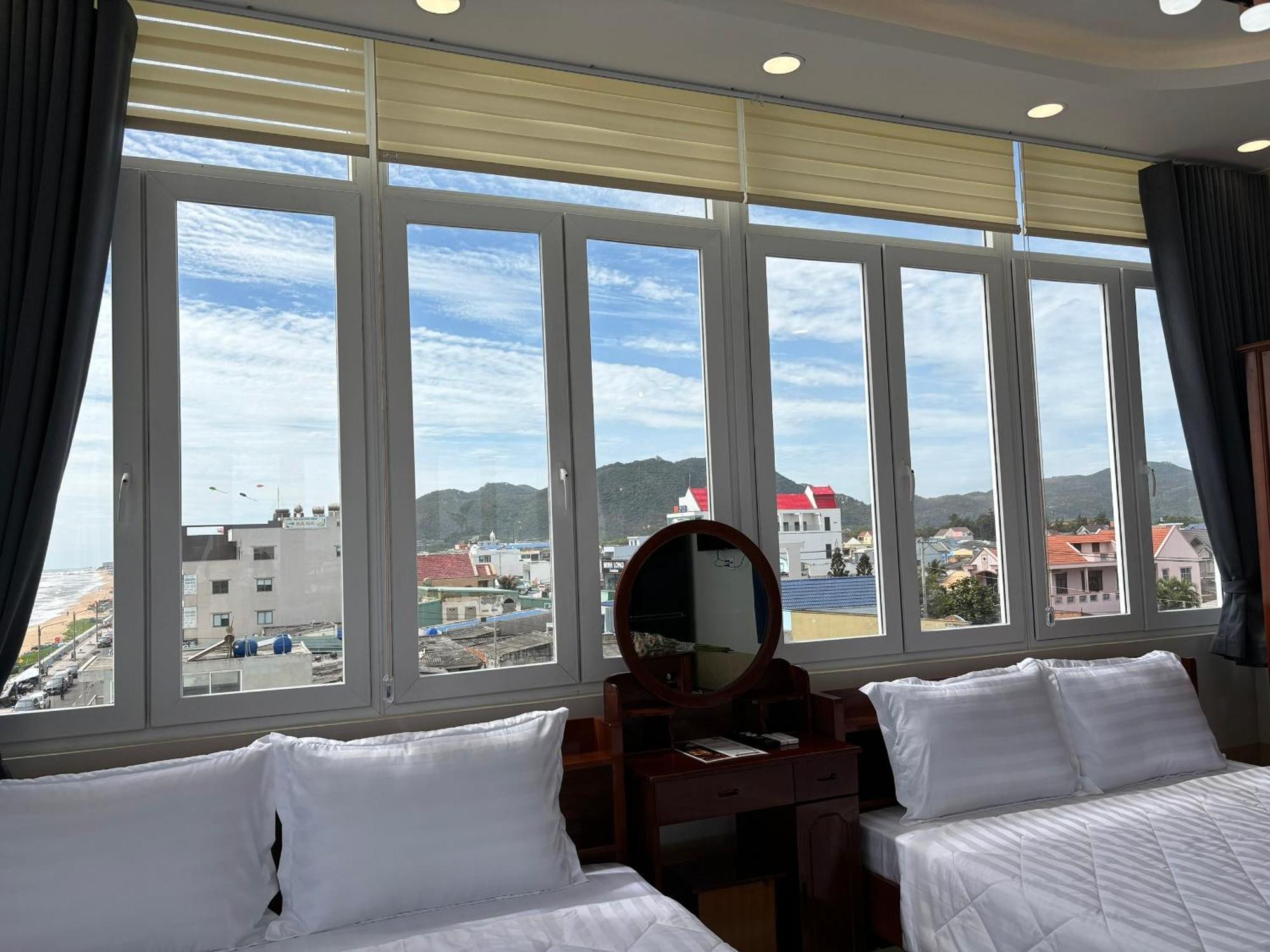 Khach San A68 Hotel Long My