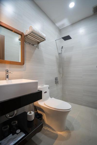 Santini Hotel *