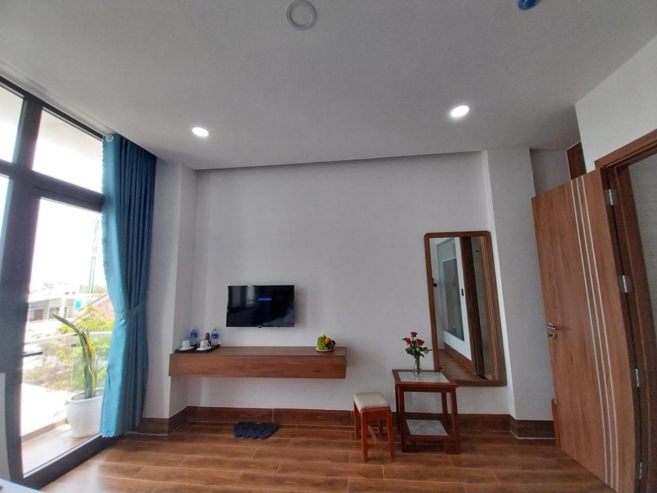 Santini Hotel *