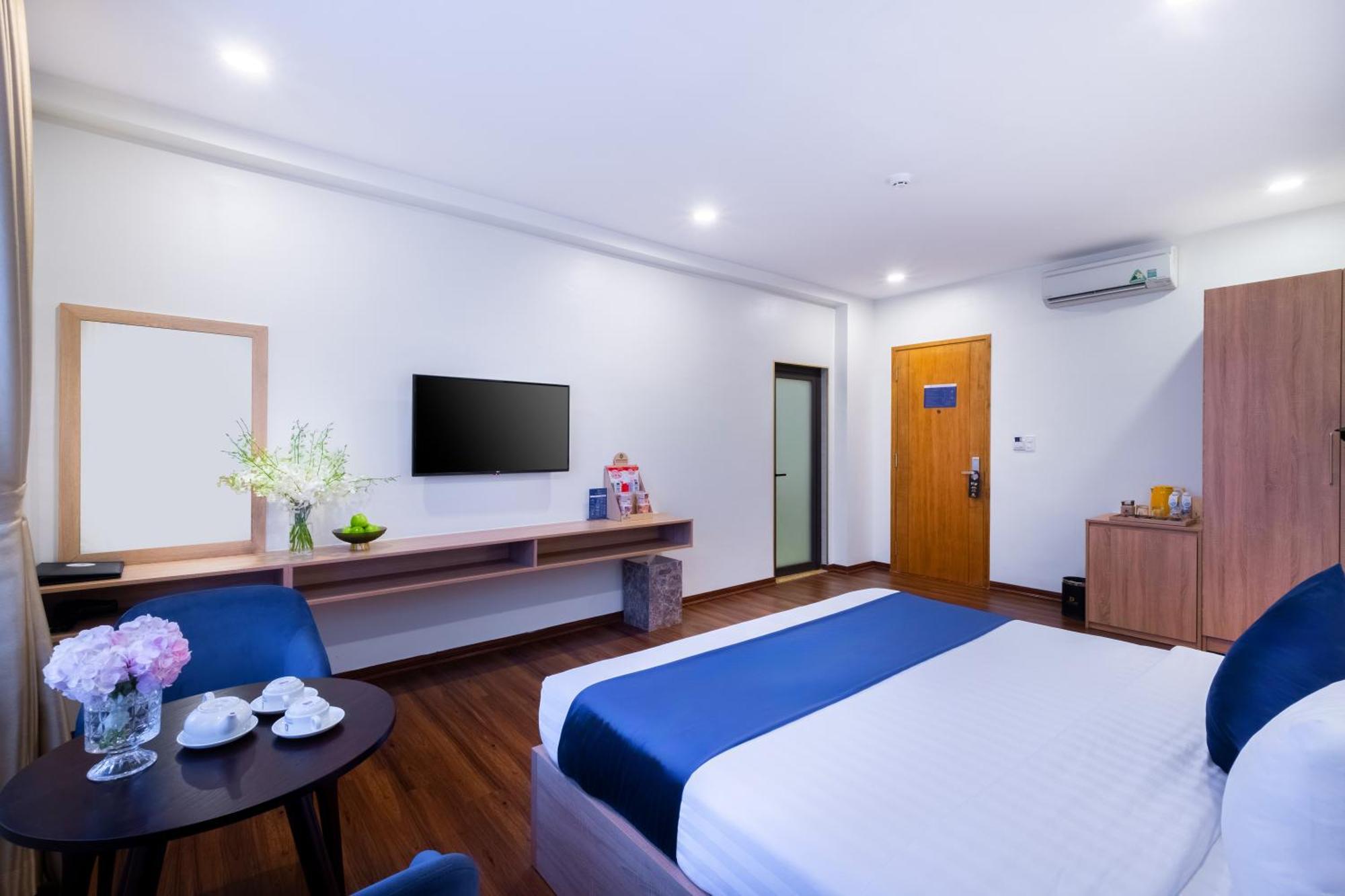 Sandals Star Duc Trong