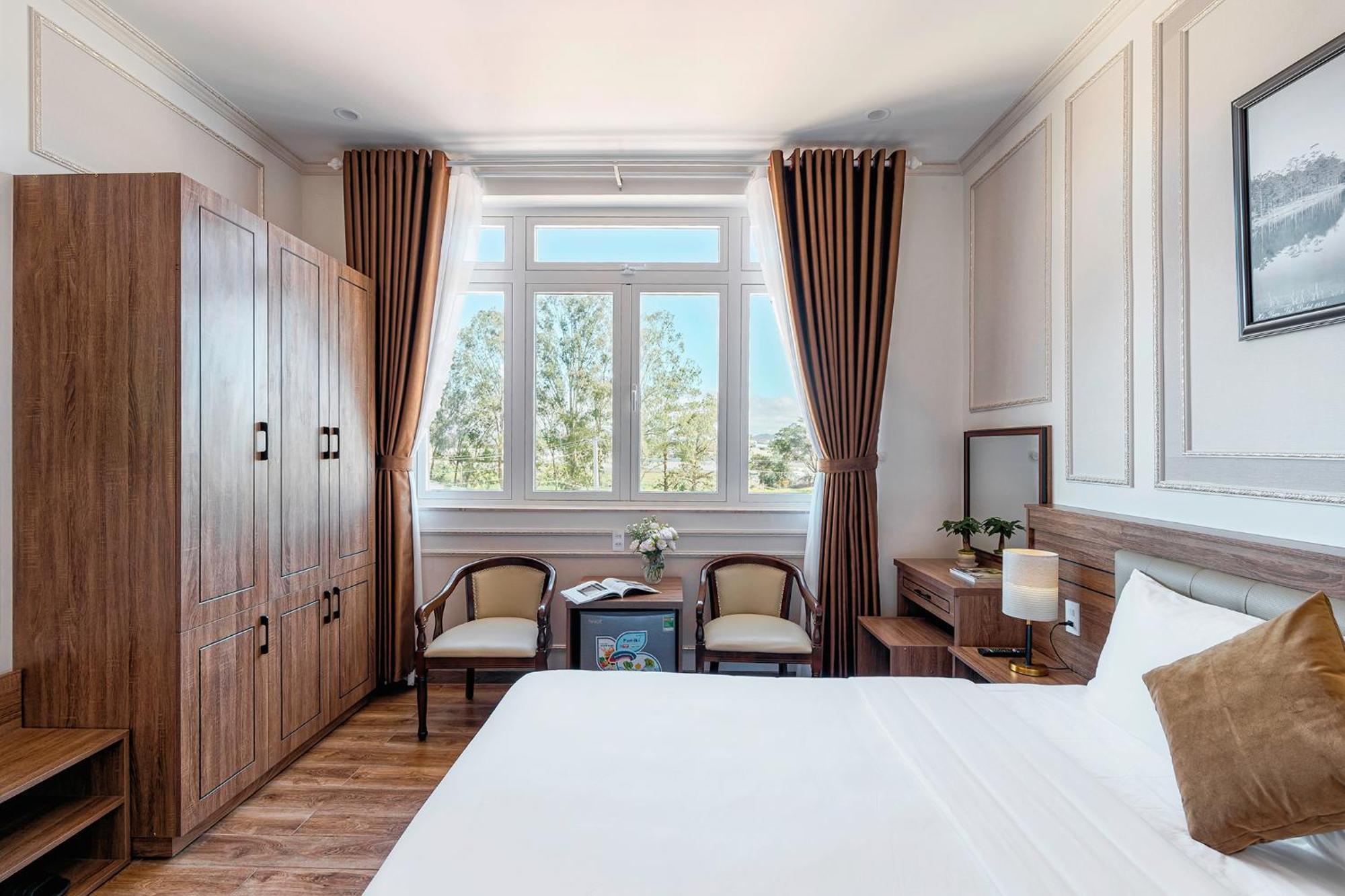 Pine View 3*