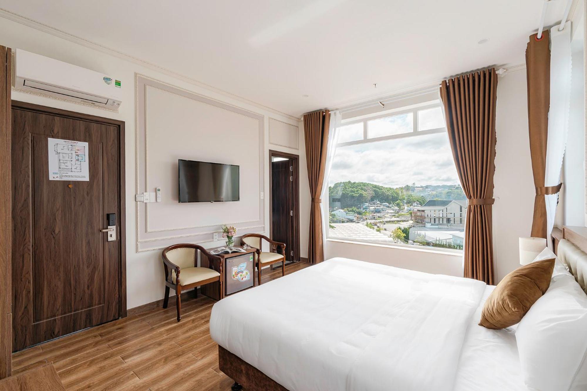 Hotel Pine View