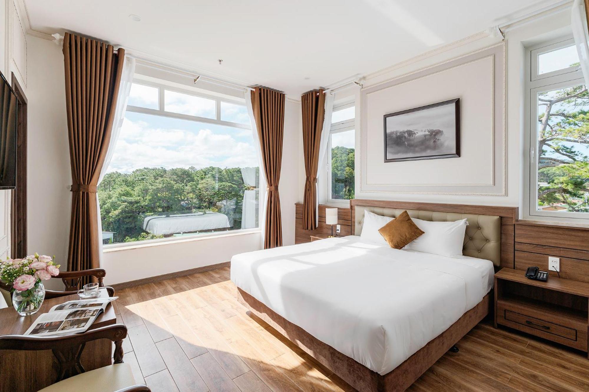 Pine View Hotel