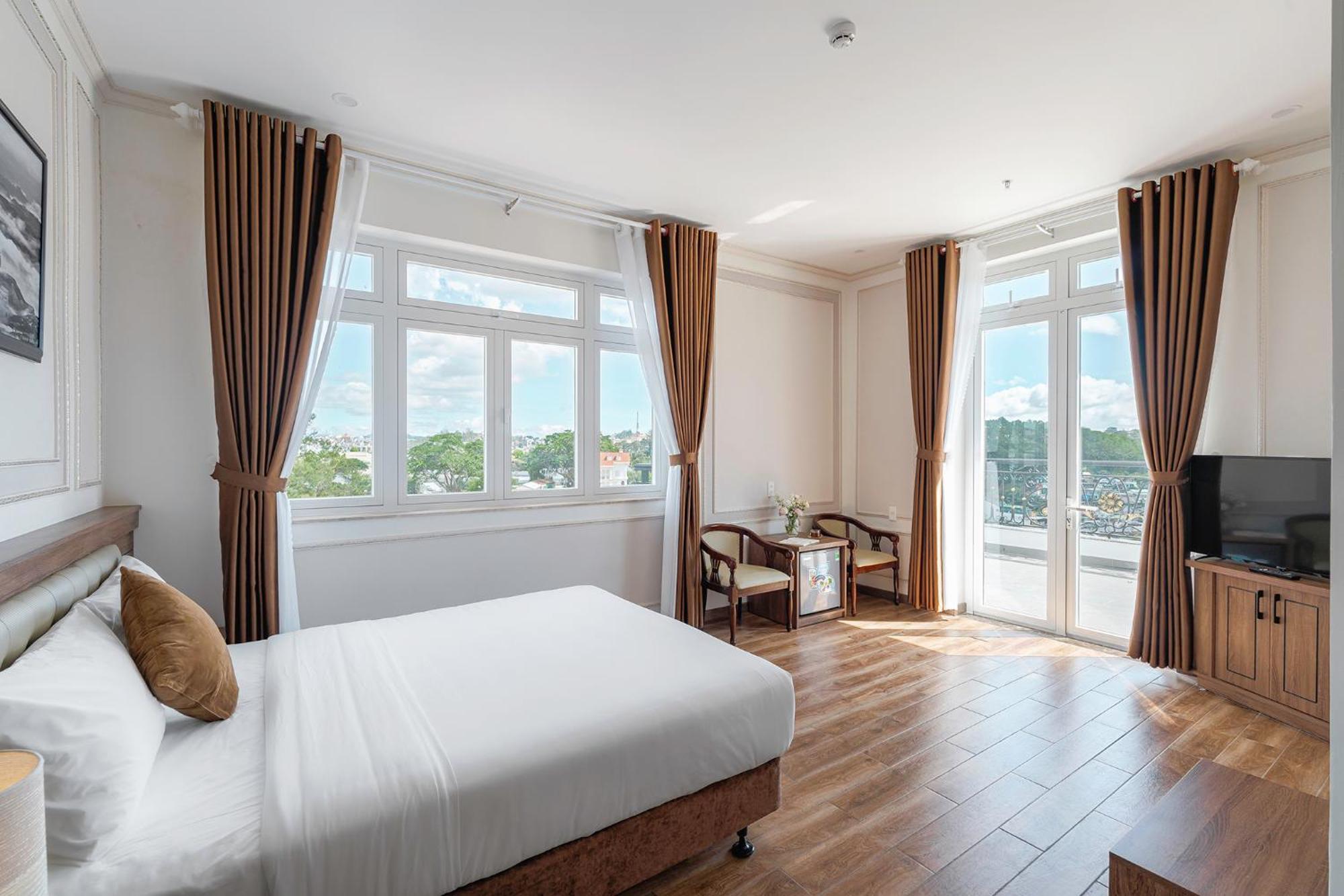 Pine View Hotel Đà Lạt