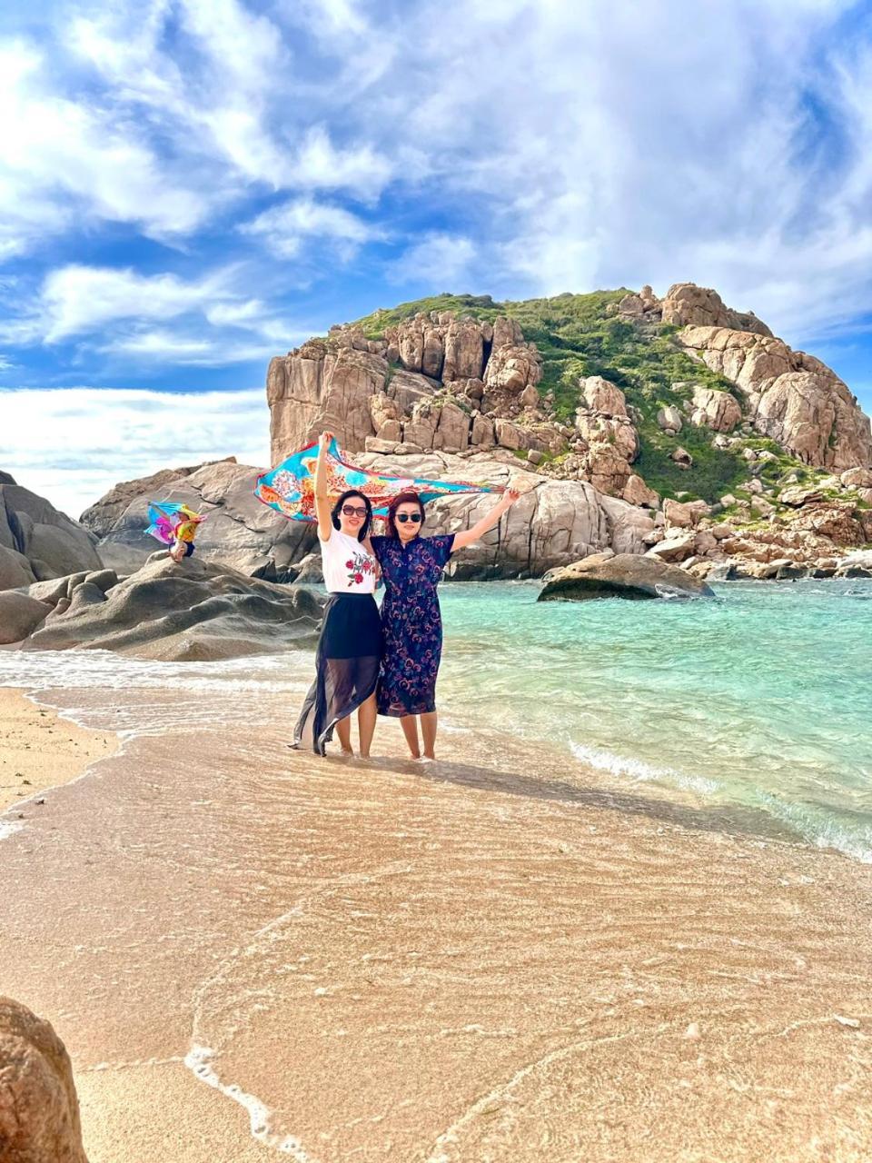 Thuan Vuong * Vịnh Vĩnh Hy