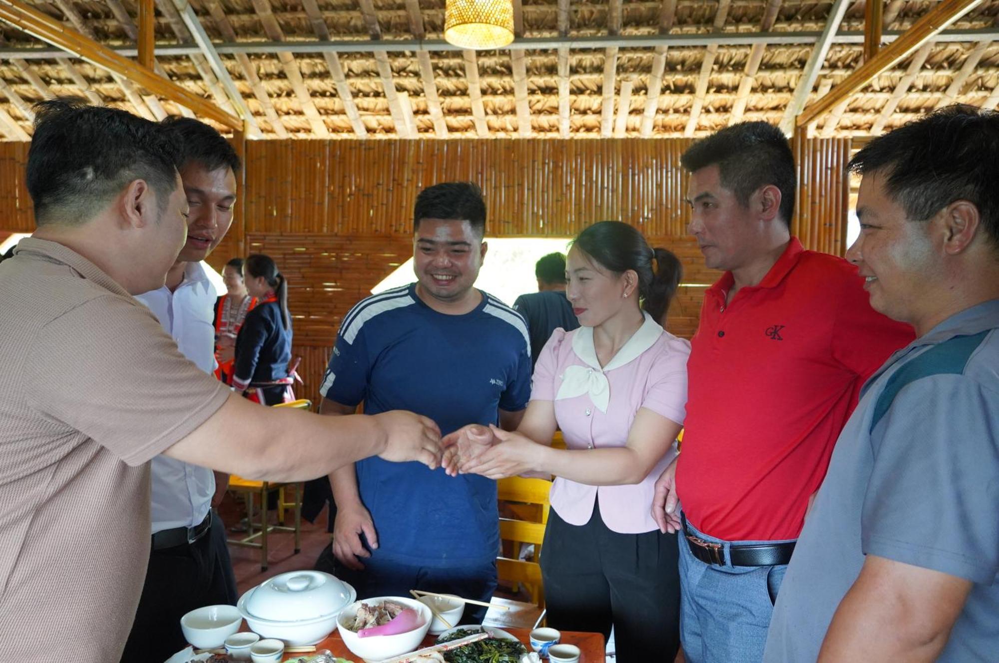 Bed & Breakfast Hoang Su Phi - Mong Ngua *