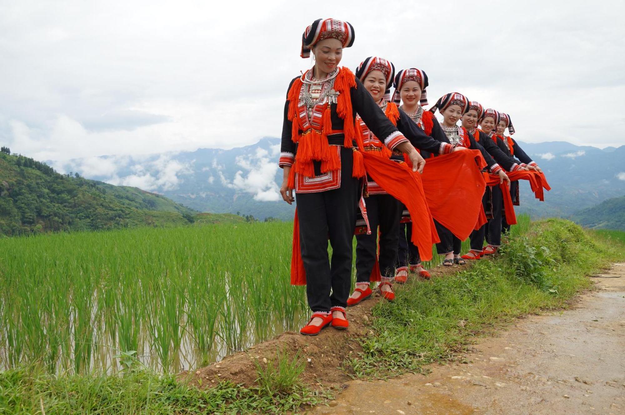 Hoang Su Phi - Mong Ngua *