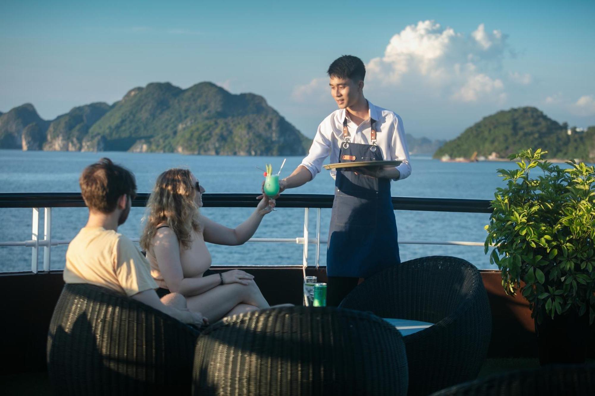 Le Theatre Cruises - Wonder On Lan Ha Bay Ha Long