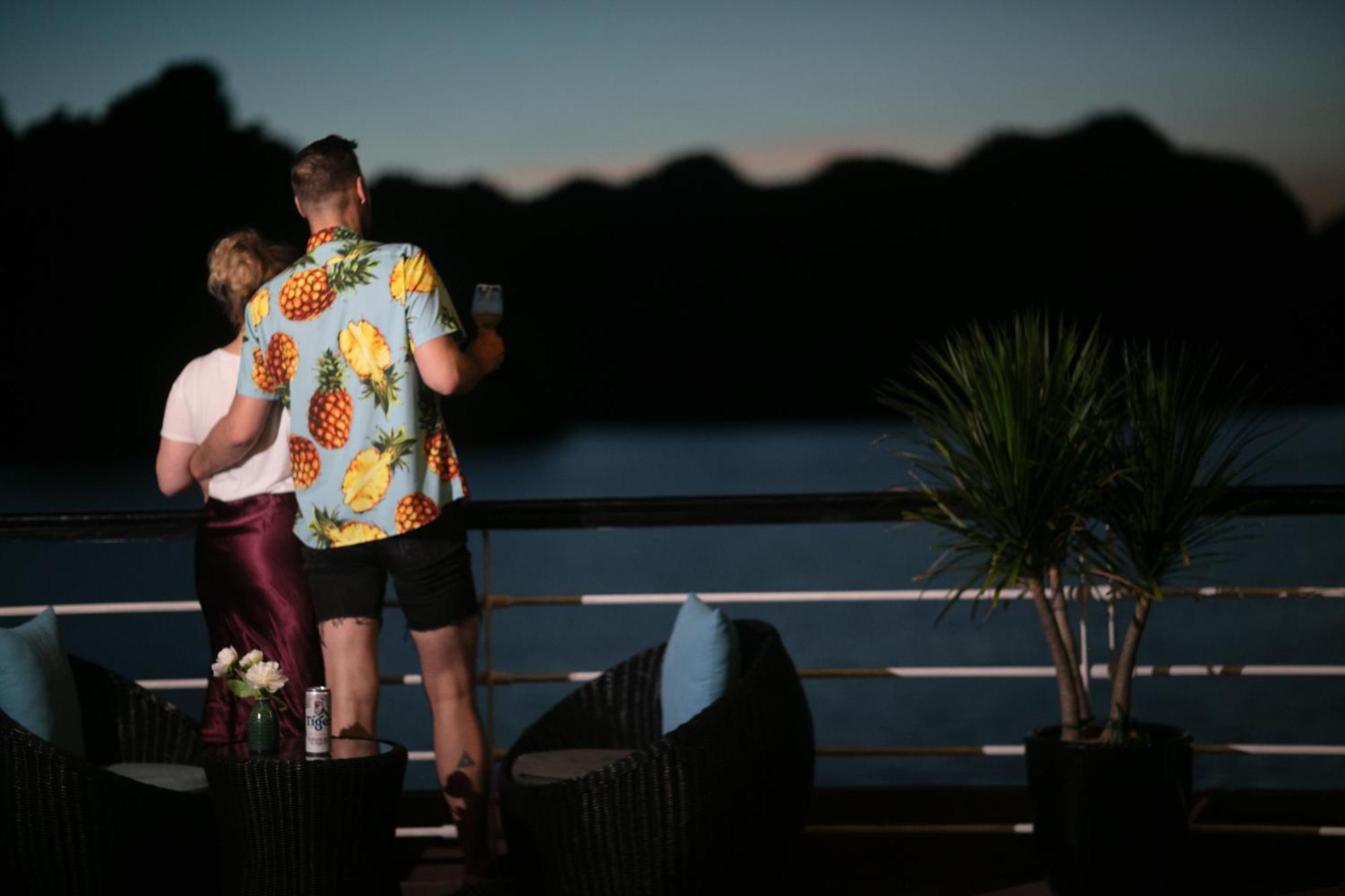 Le Theatre Cruises - Wonder On Lan Ha Bay 5*