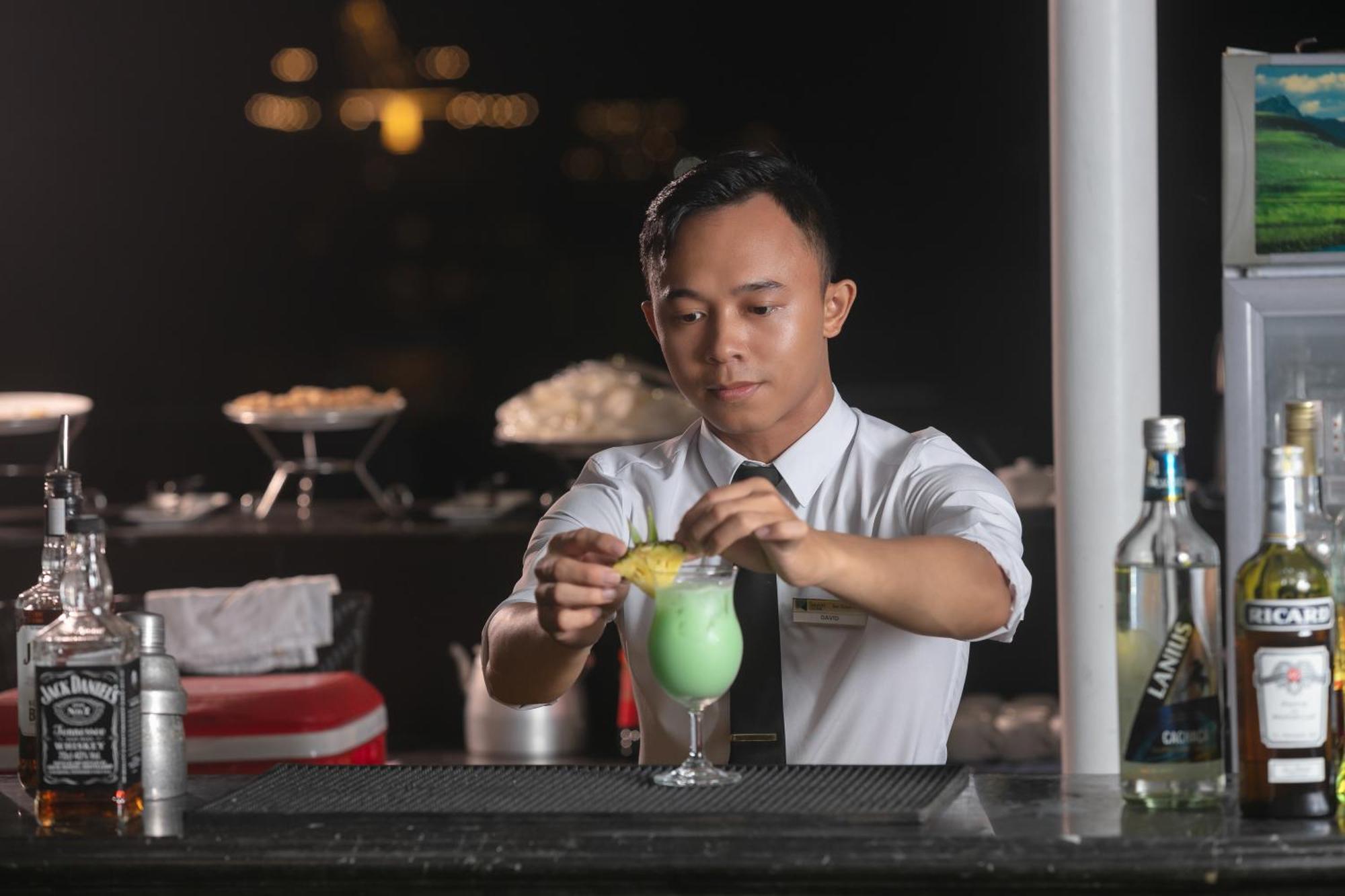  Le Theatre Cruises - Wonder On Lan Ha Bay